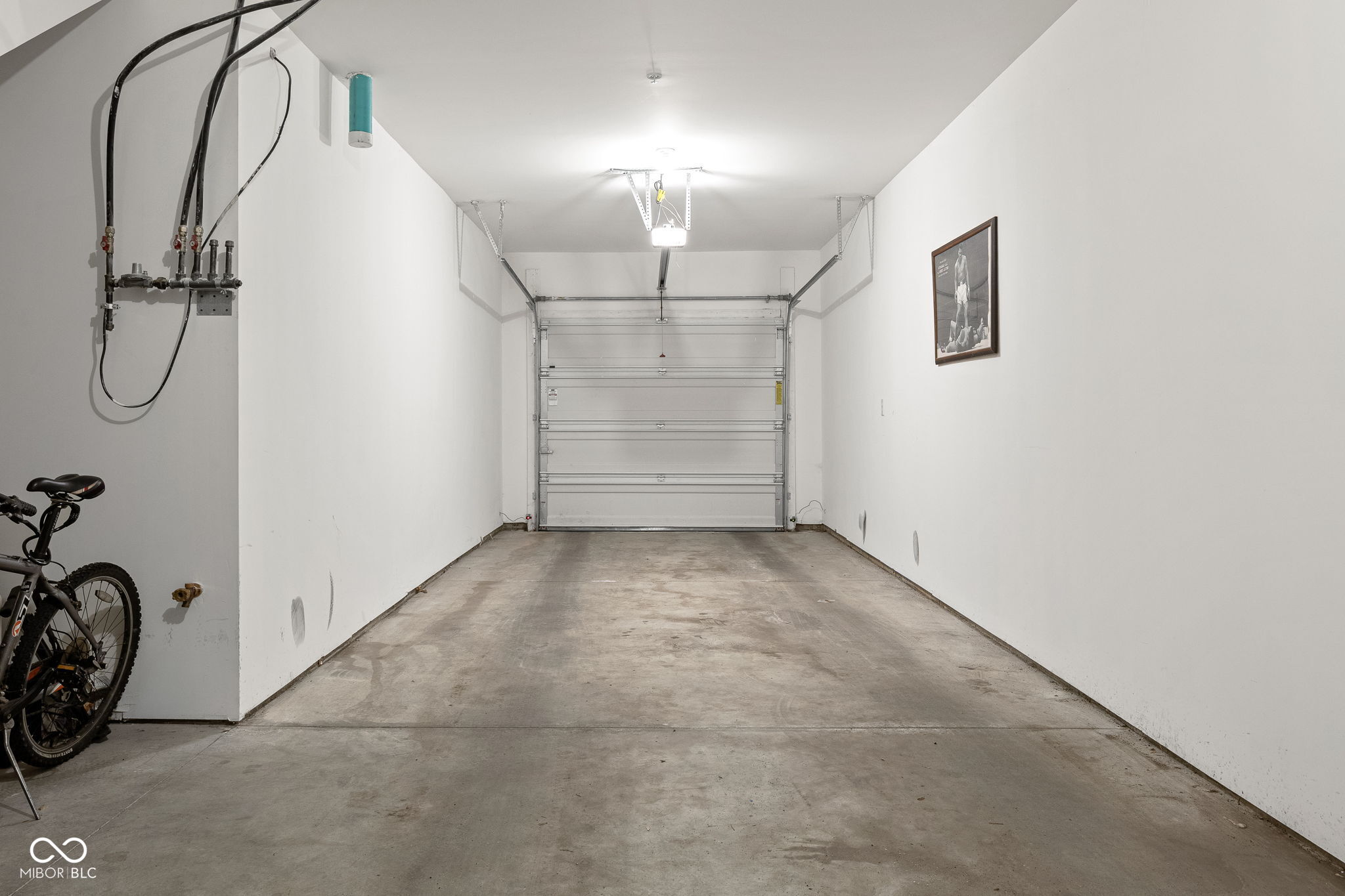 727 N Illinois Street Unit: 204