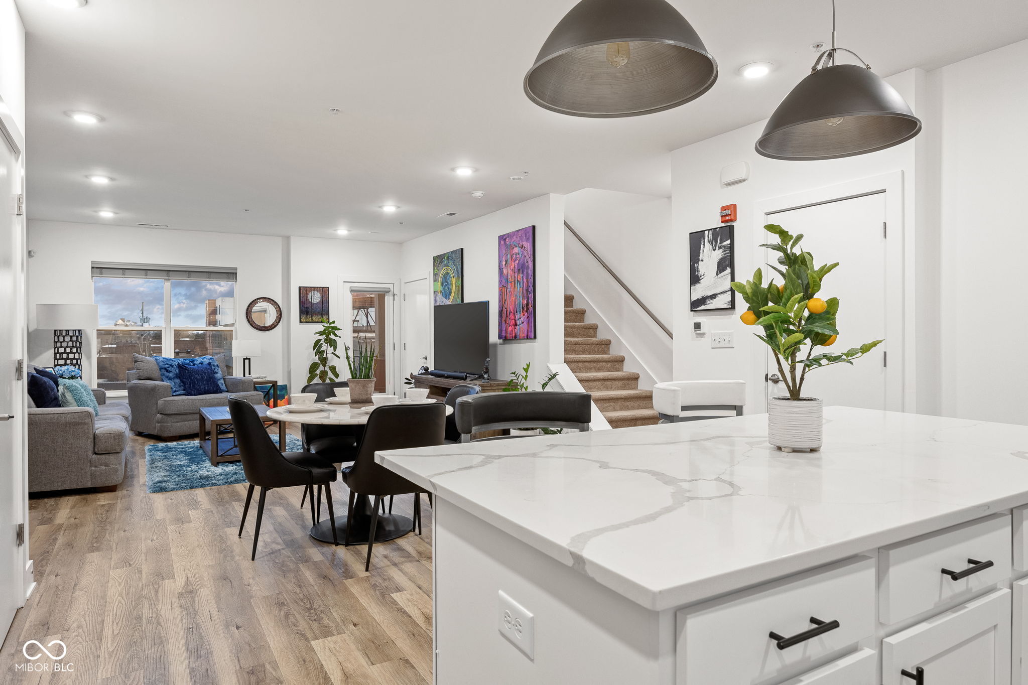 727 N Illinois Street Unit: 204