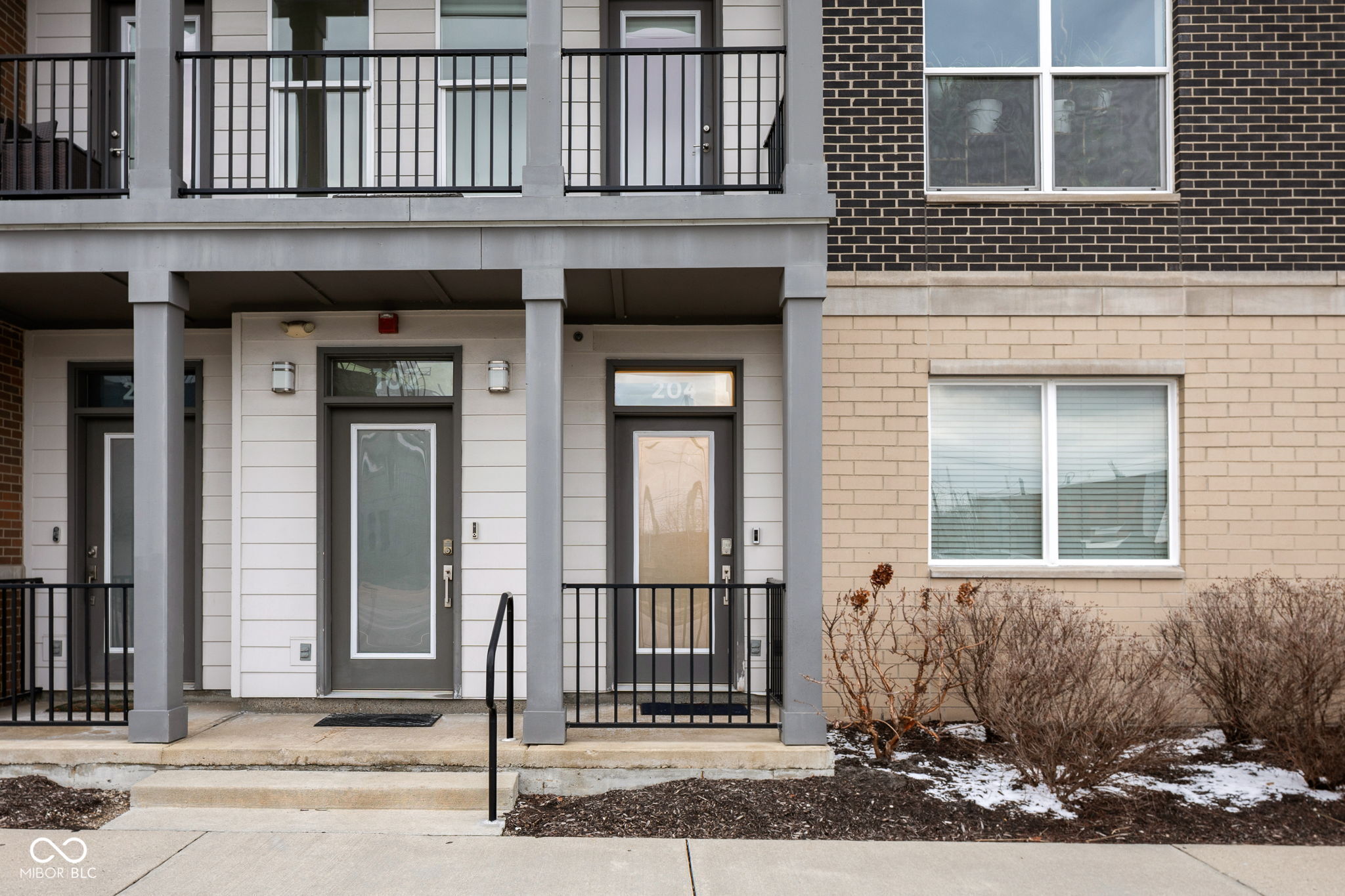 727 N Illinois Street Unit: 204