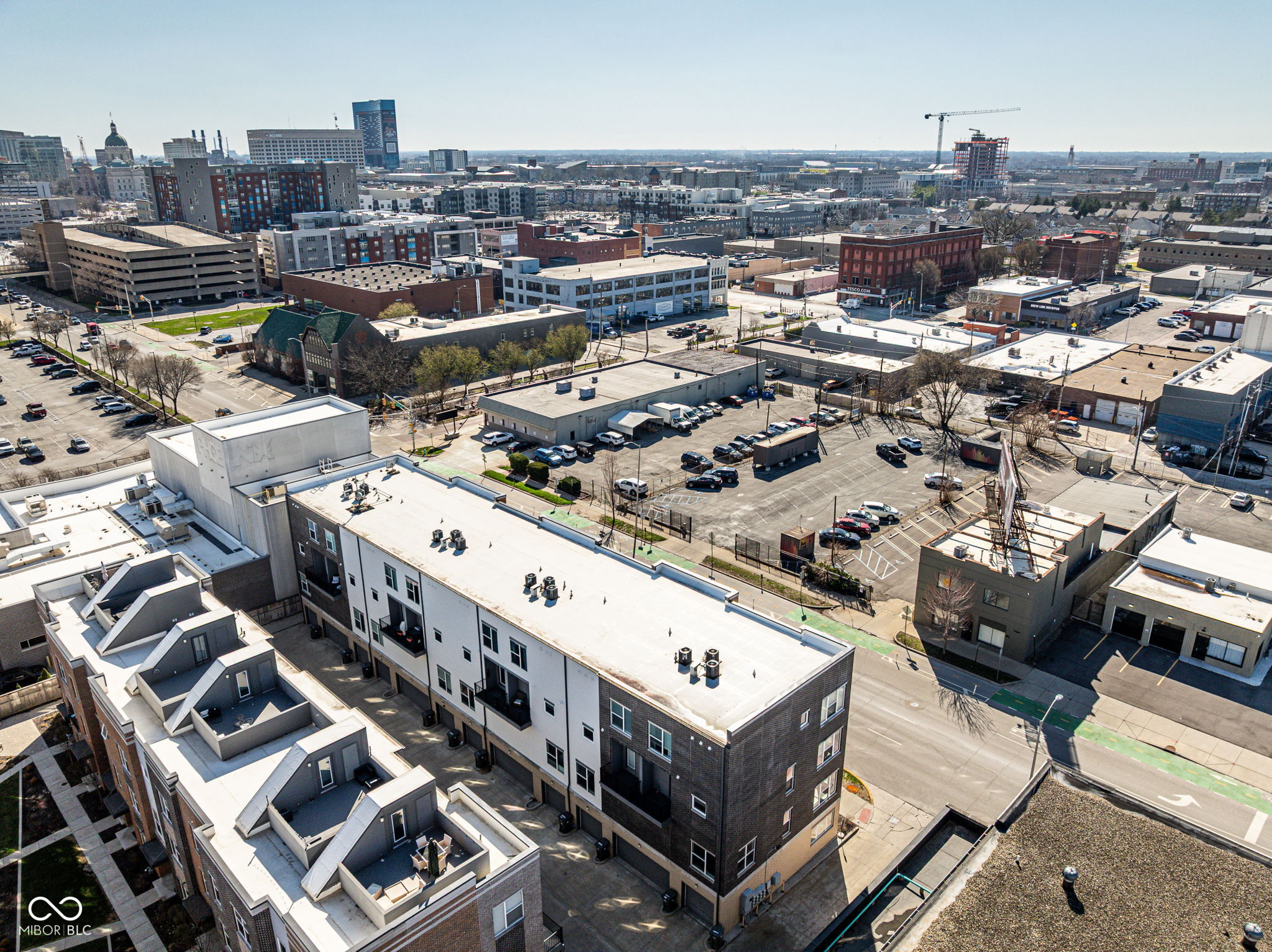 727 N Illinois Street Unit: 204