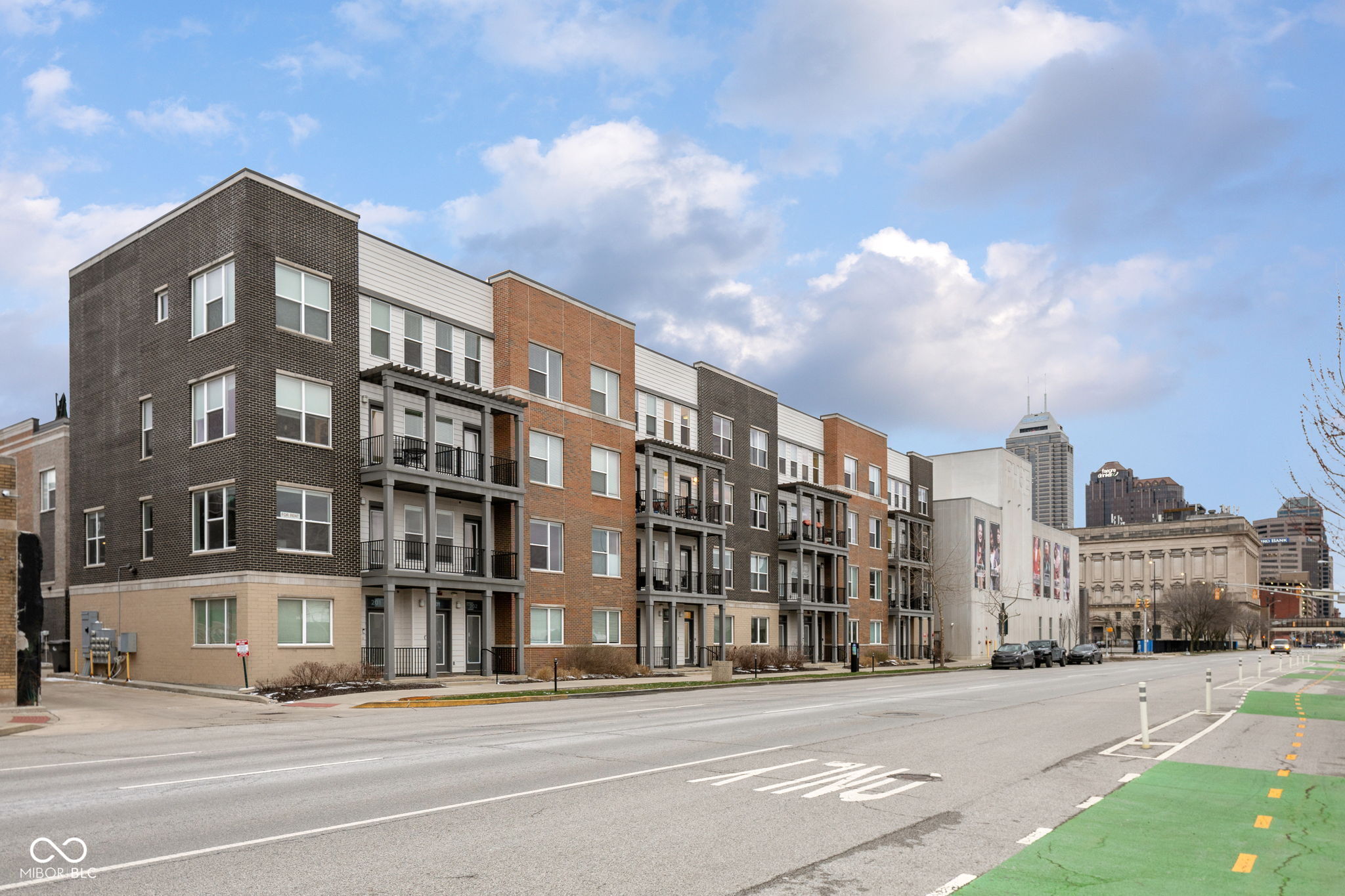 727 N Illinois Street Unit: 204