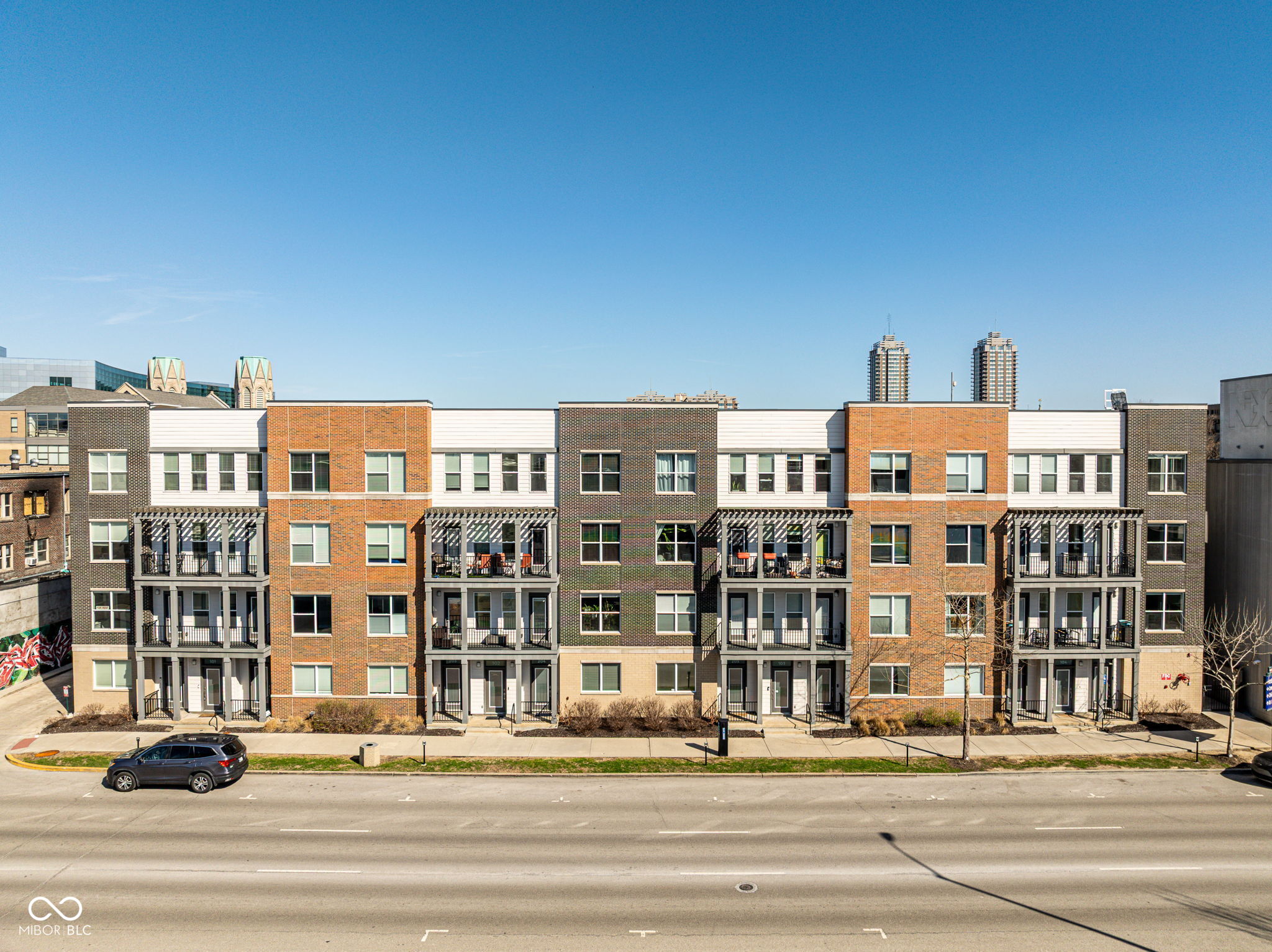 727 N Illinois Street Unit: 204