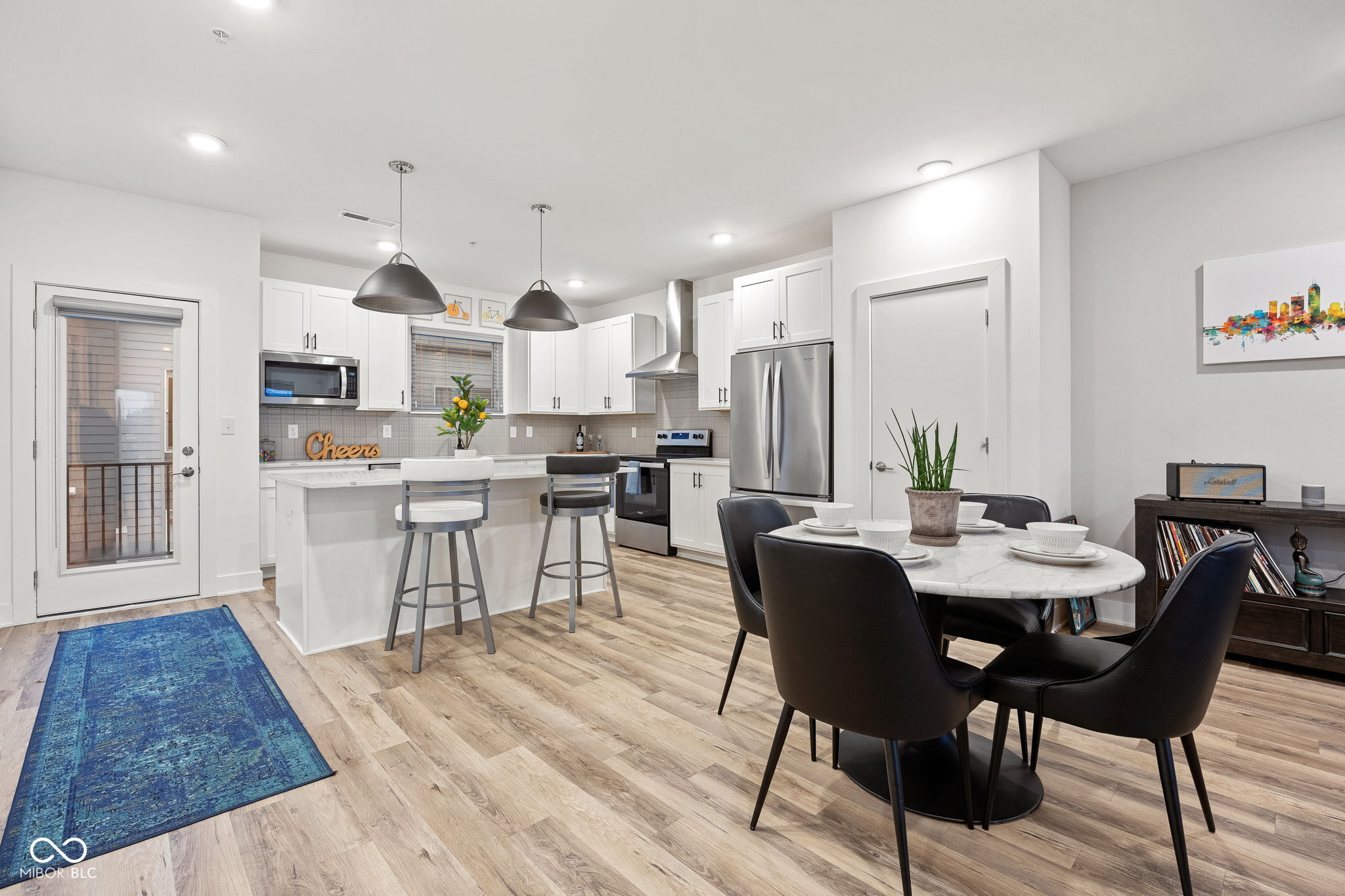 727 N Illinois Street Unit: 204