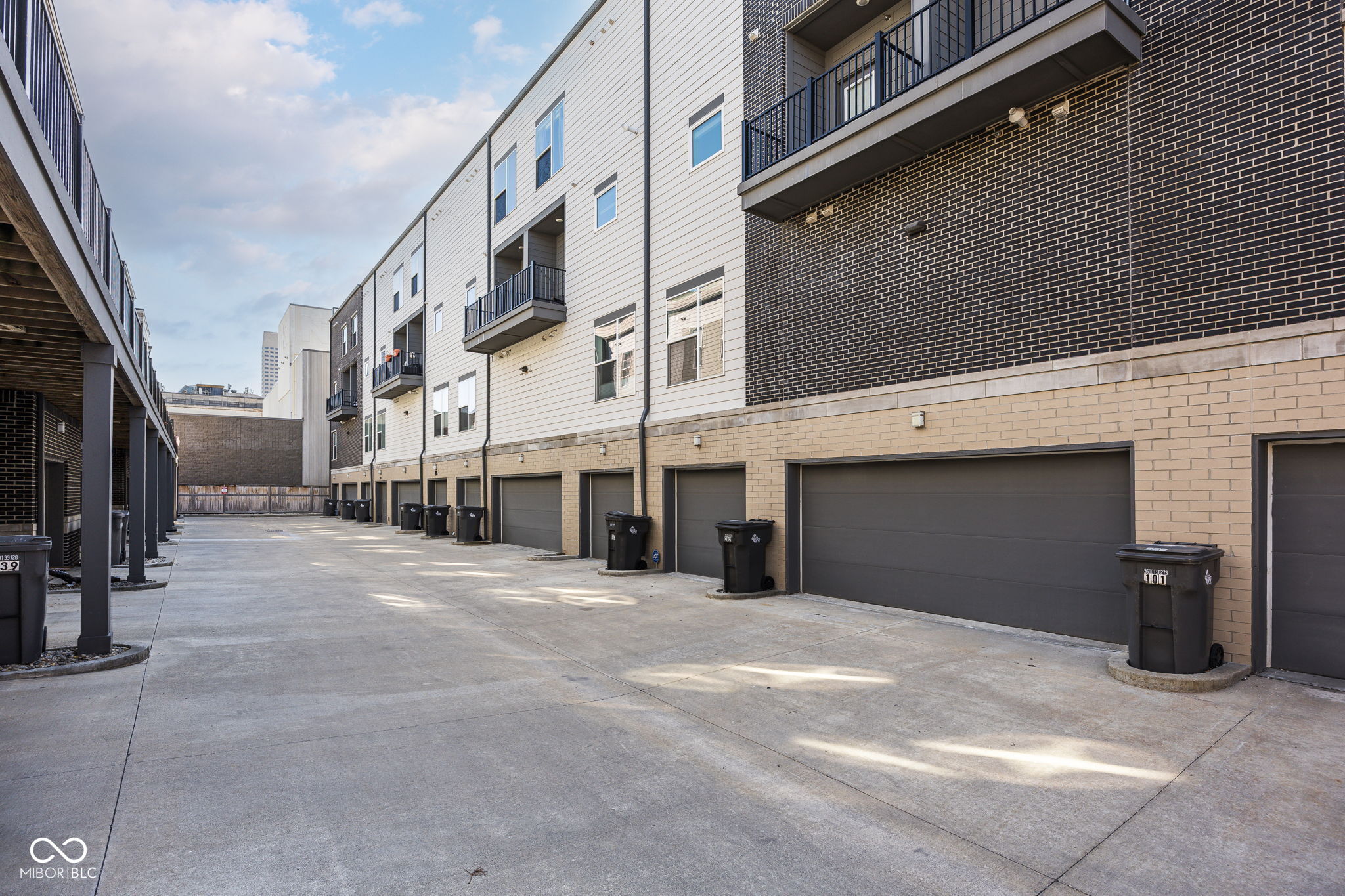 727 N Illinois Street Unit: 204