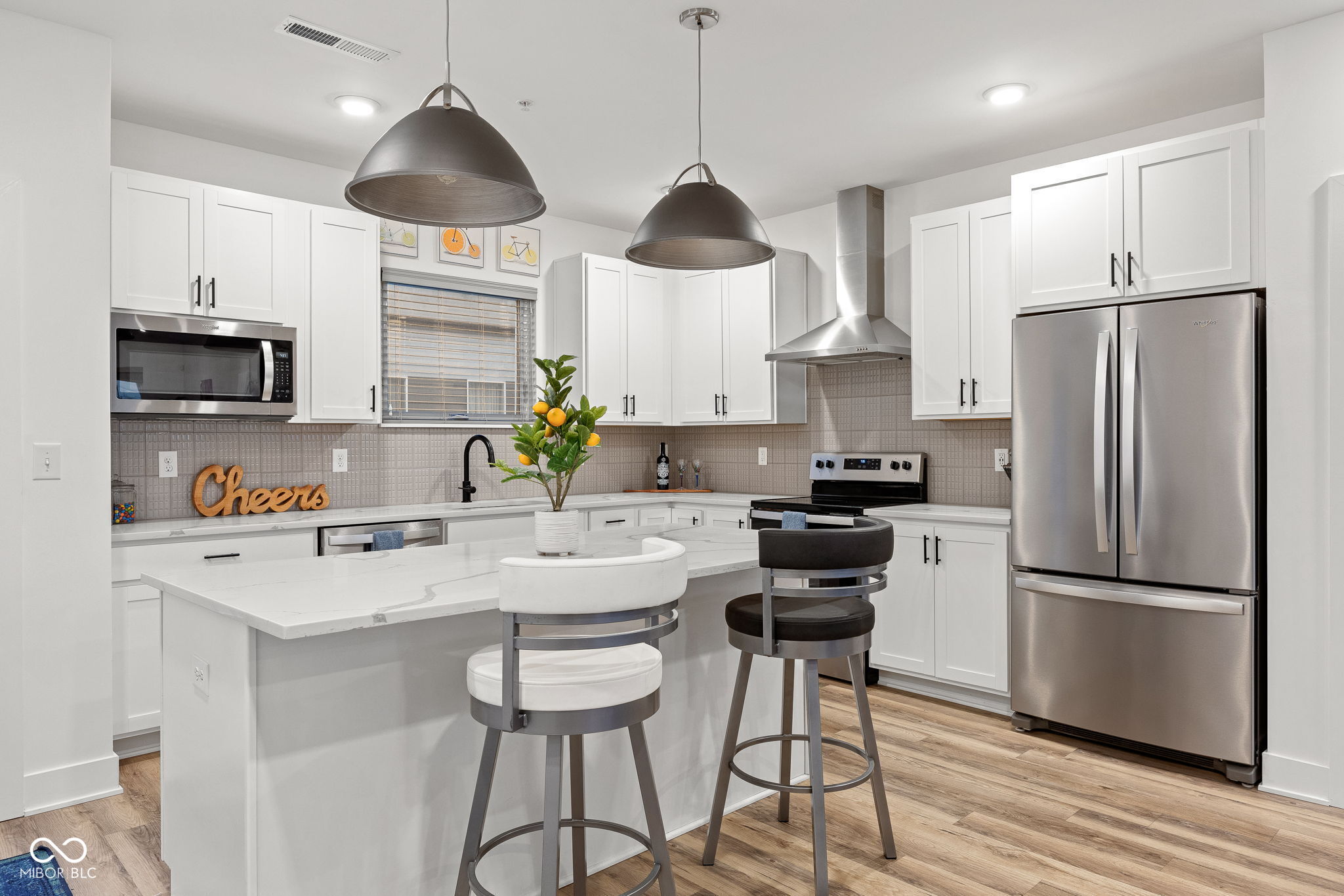 727 N Illinois Street Unit: 204