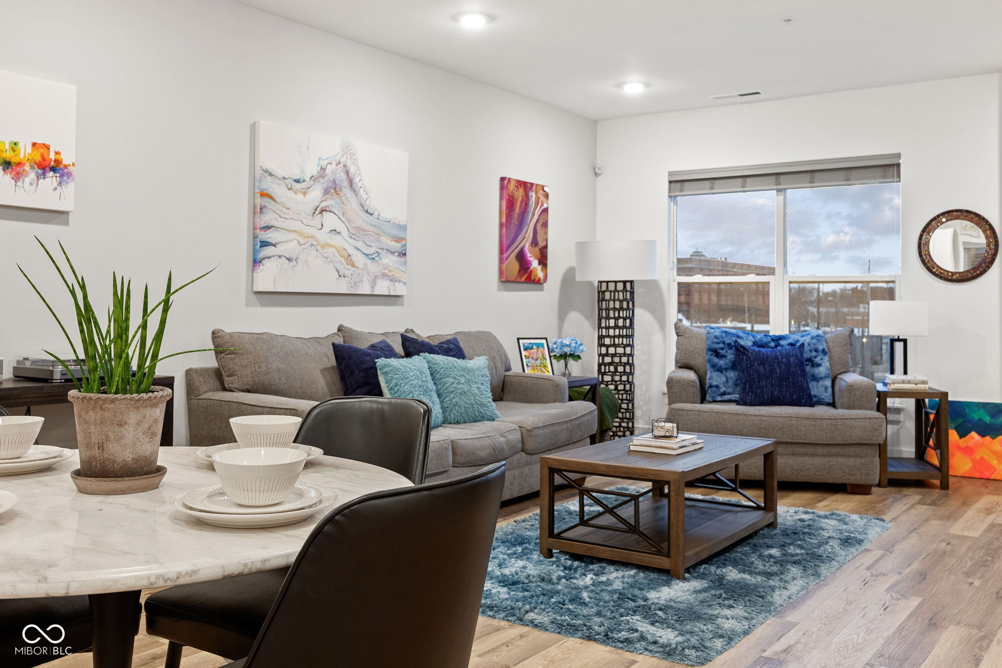 727 N Illinois Street Unit: 204