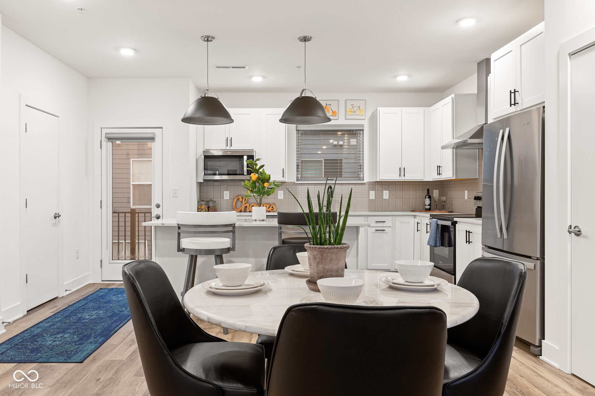 727 N Illinois Street Unit: 204