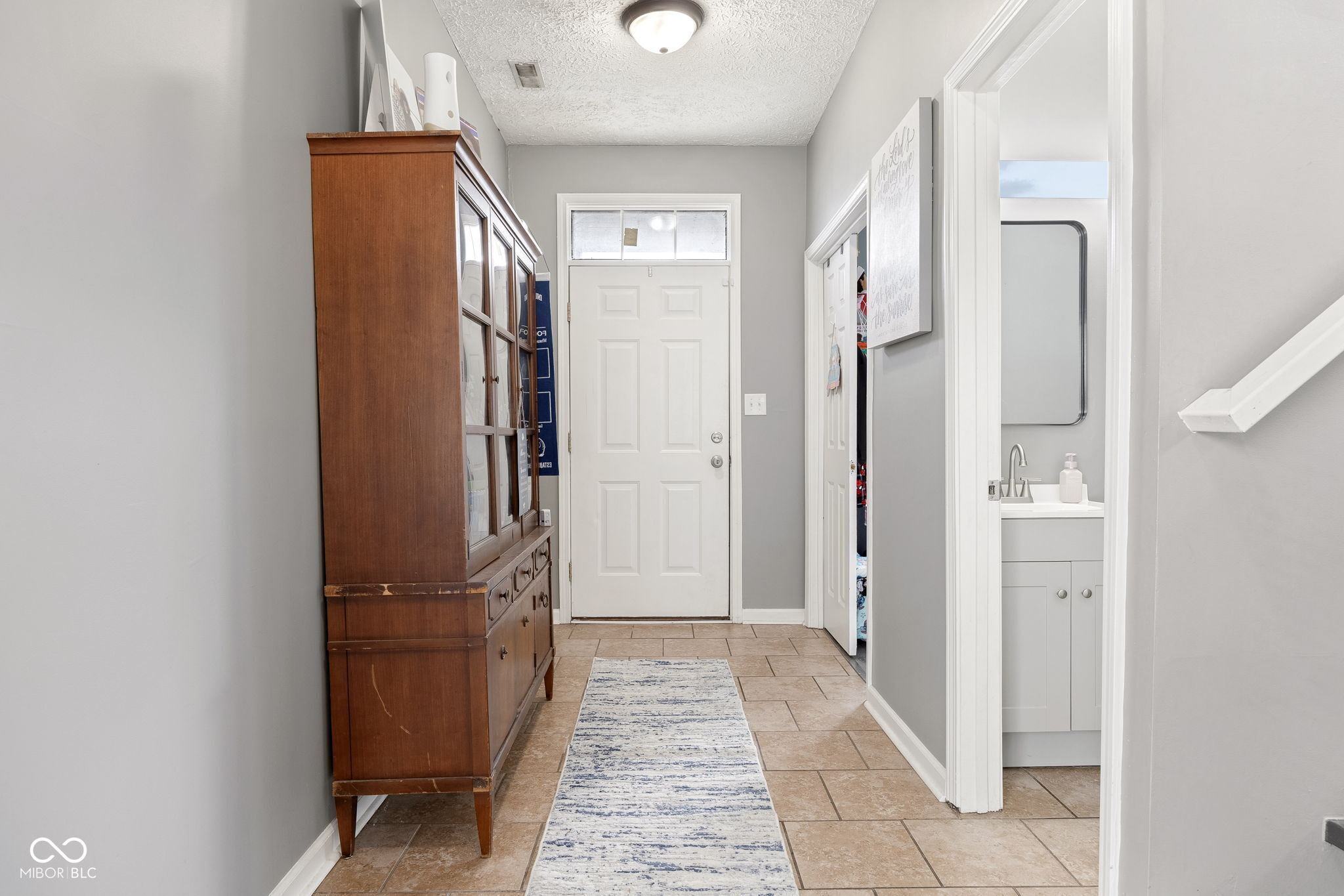 2038 N College Avenue