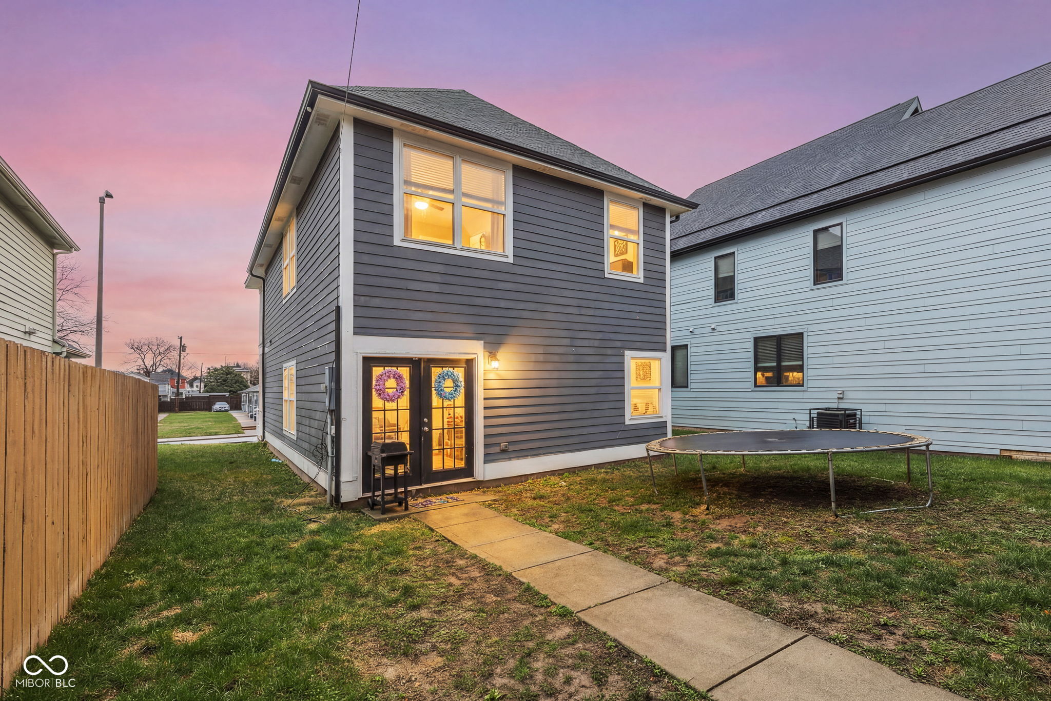 2038 N College Avenue