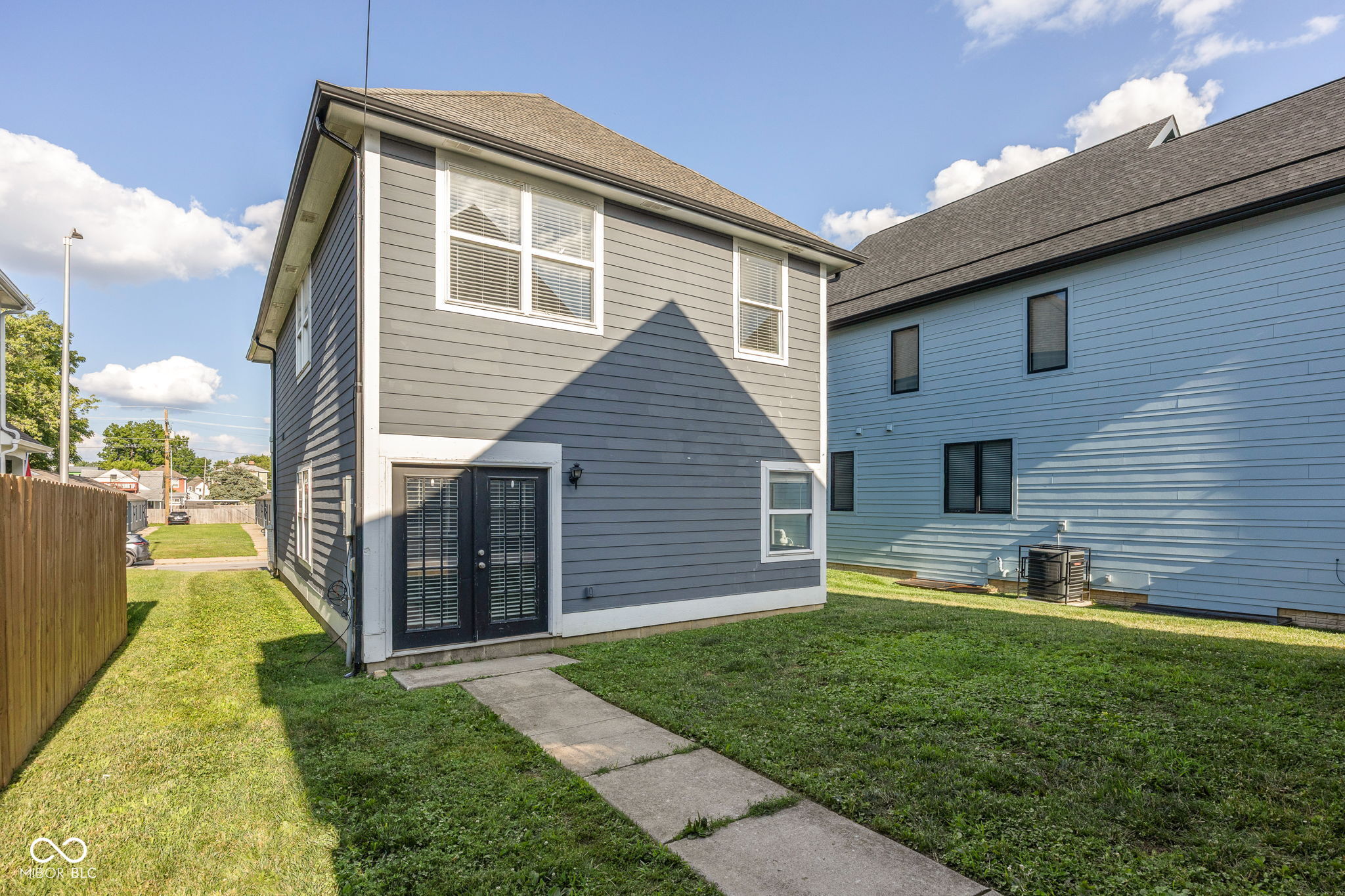 2038 N College Avenue