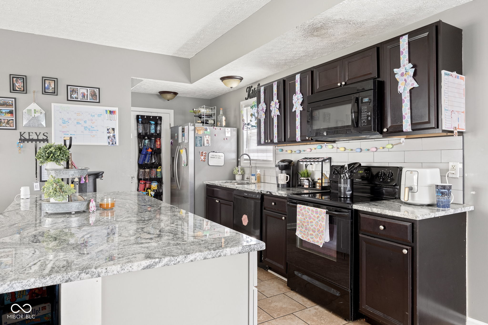 2038 N College Avenue