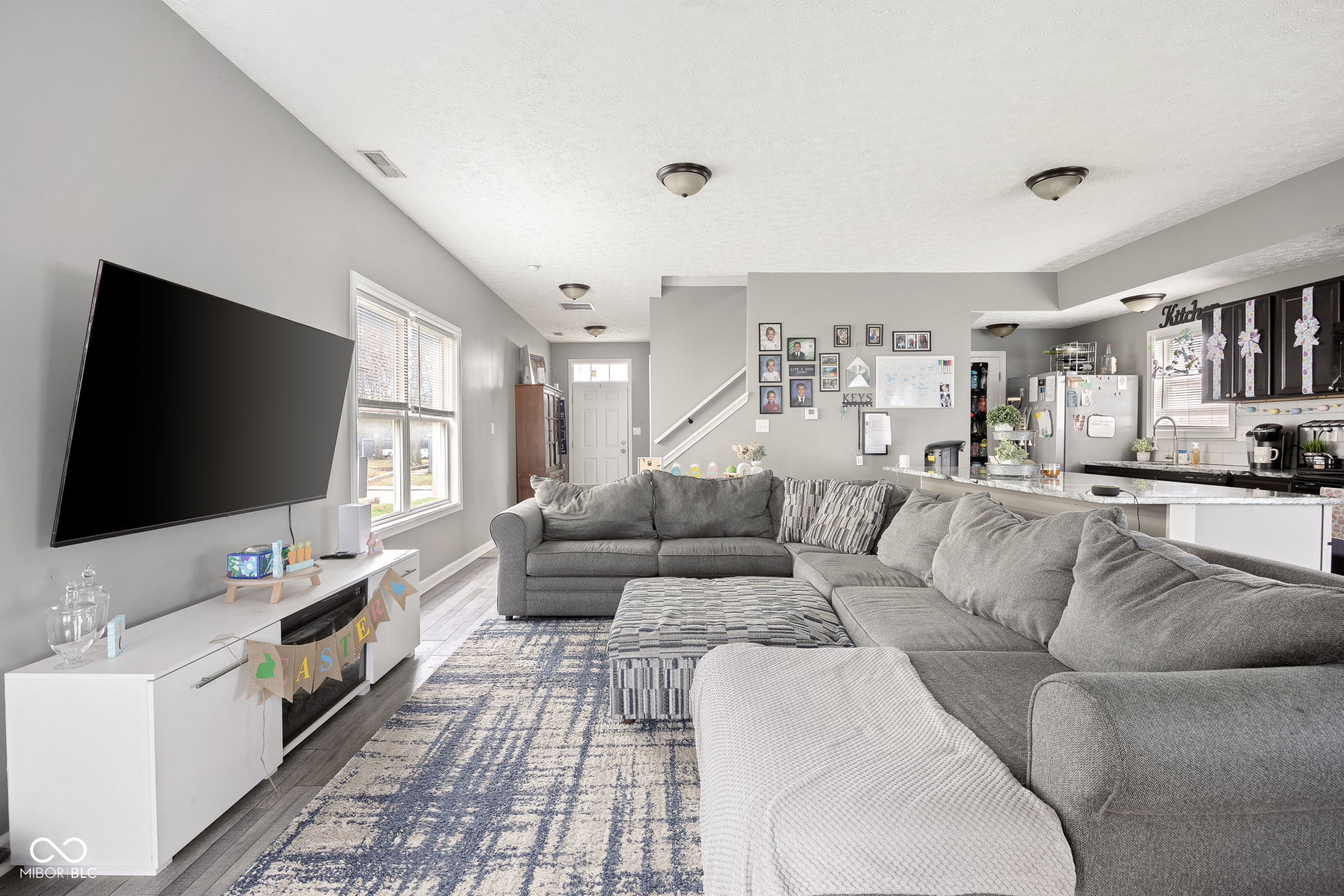 2038 N College Avenue