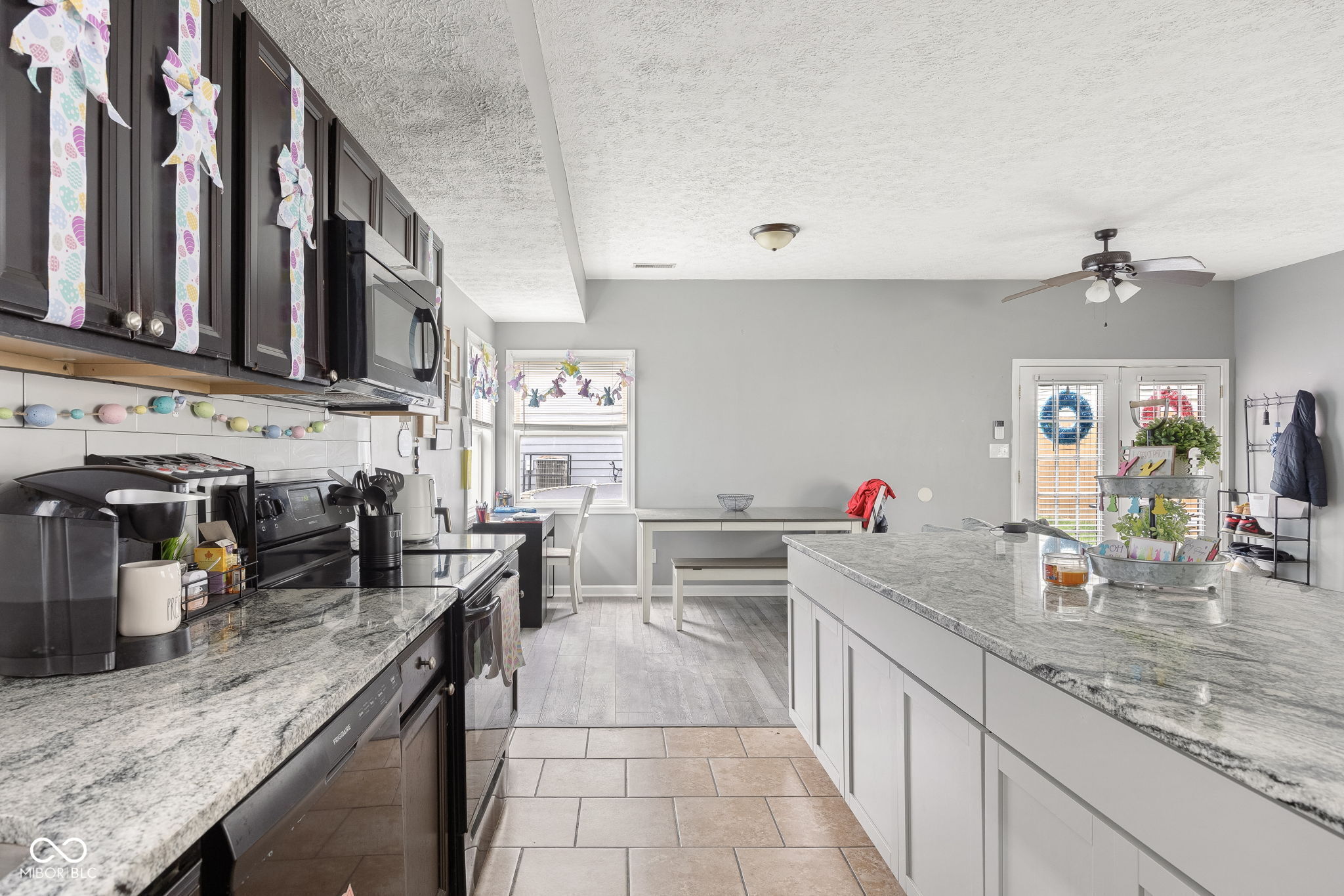 2038 N College Avenue