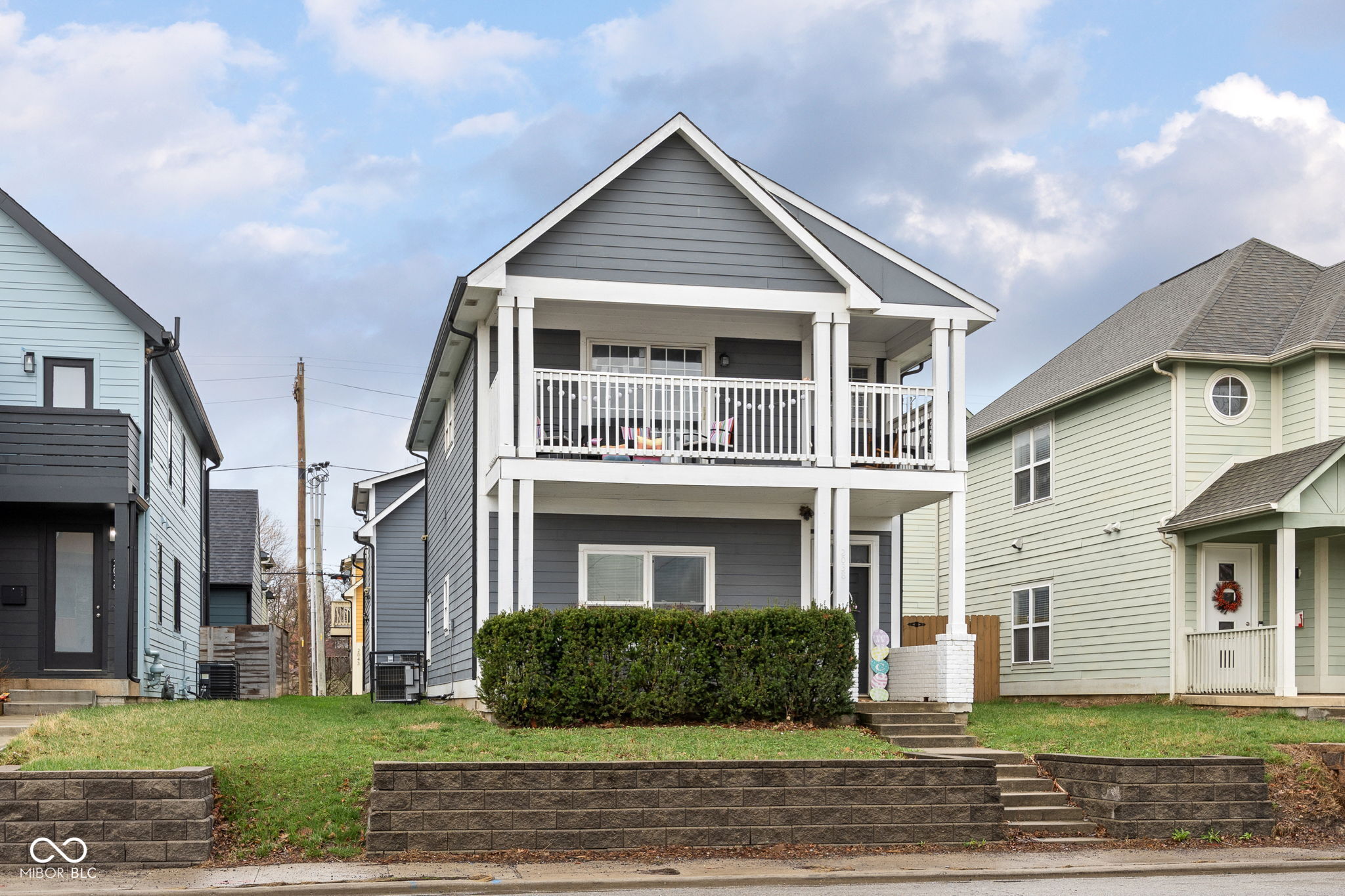 2038 N College Avenue