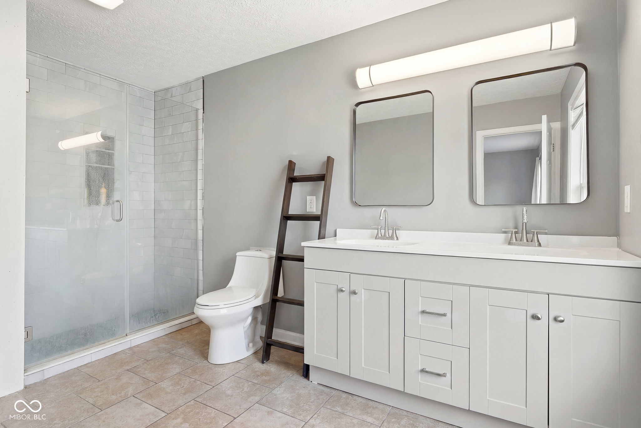 2038 N College Avenue