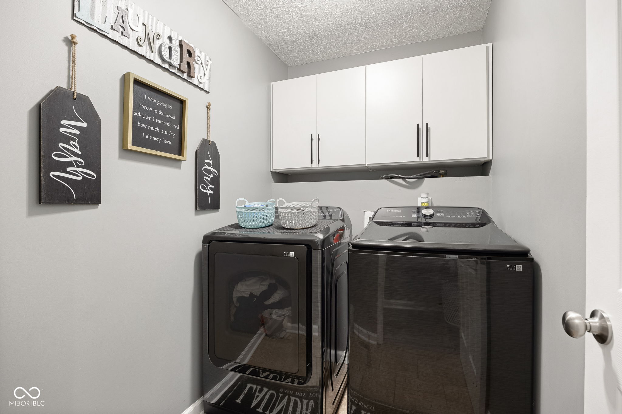 2038 N College Avenue