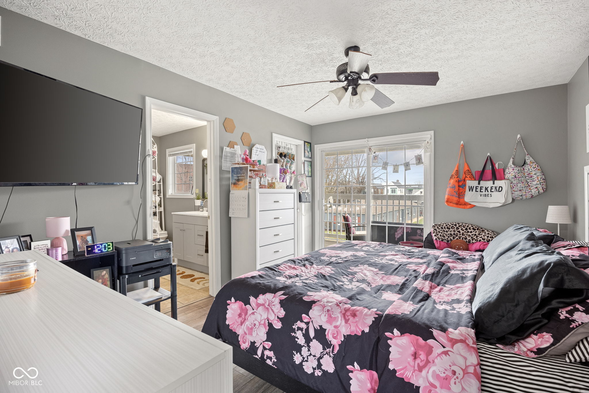 2038 N College Avenue