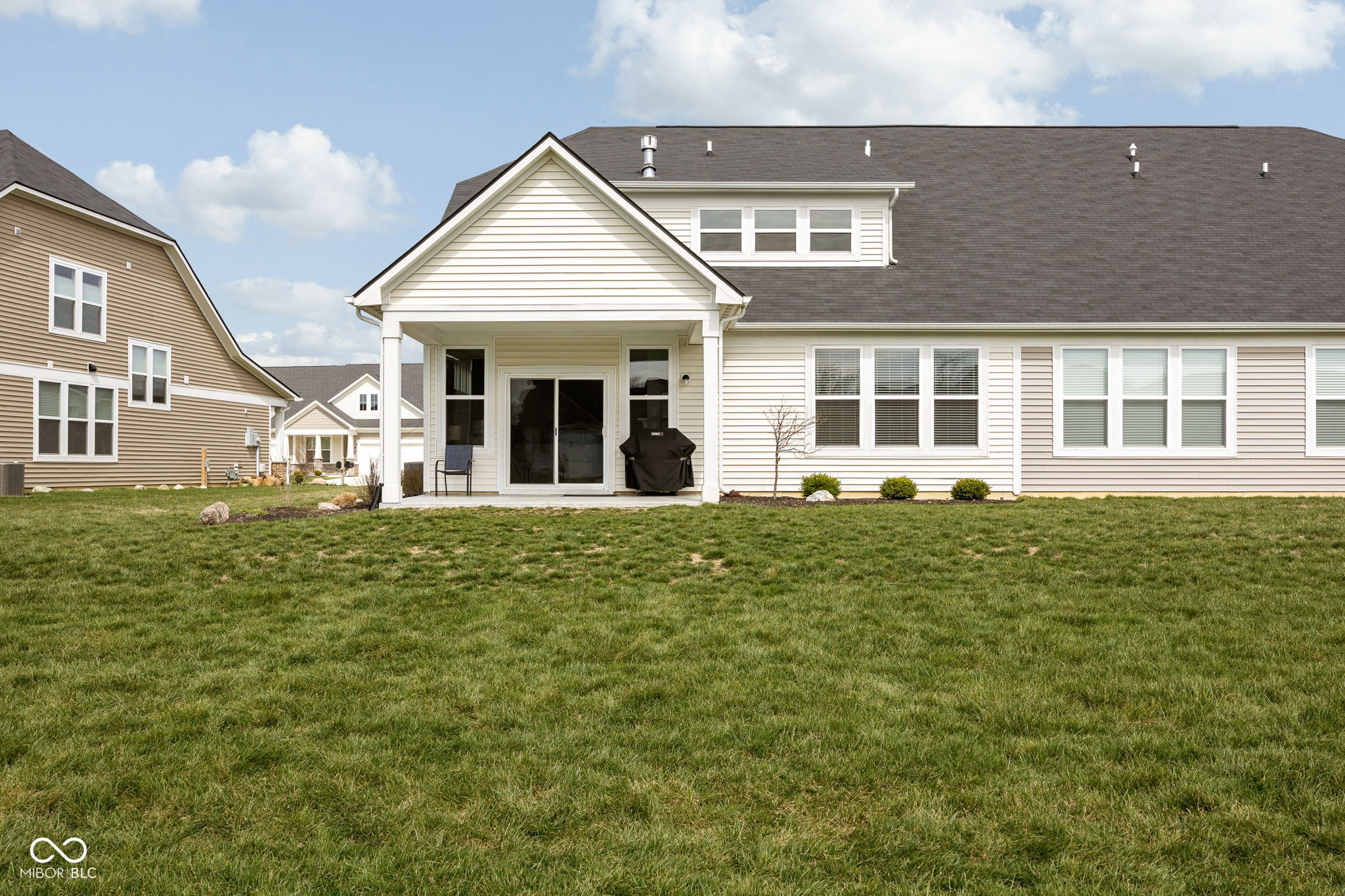 887 Tuxedo Drive