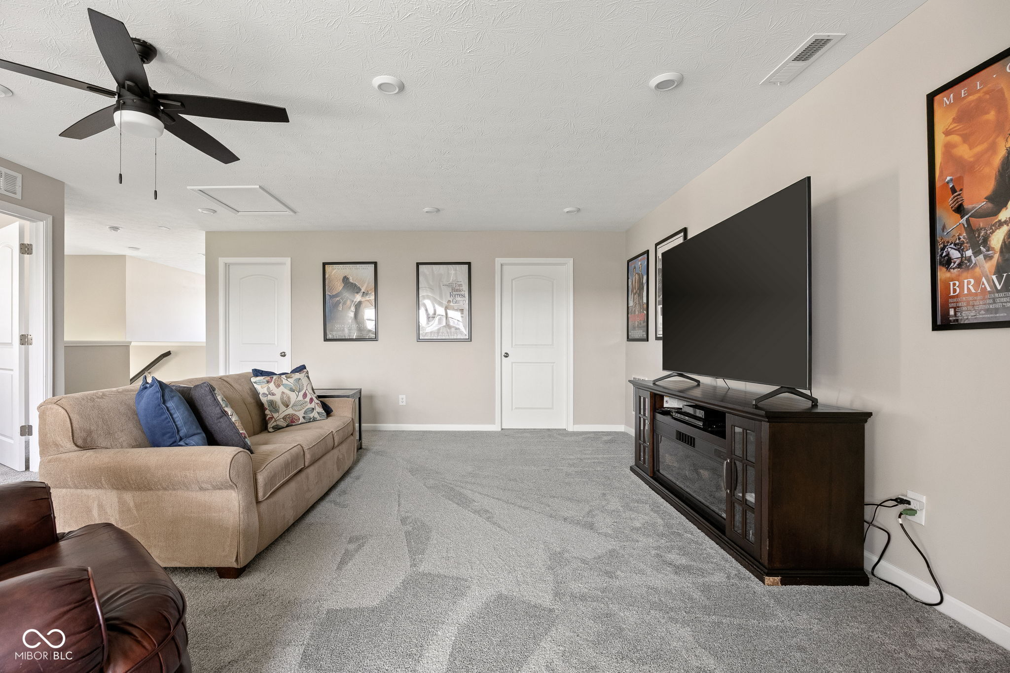 887 Tuxedo Drive
