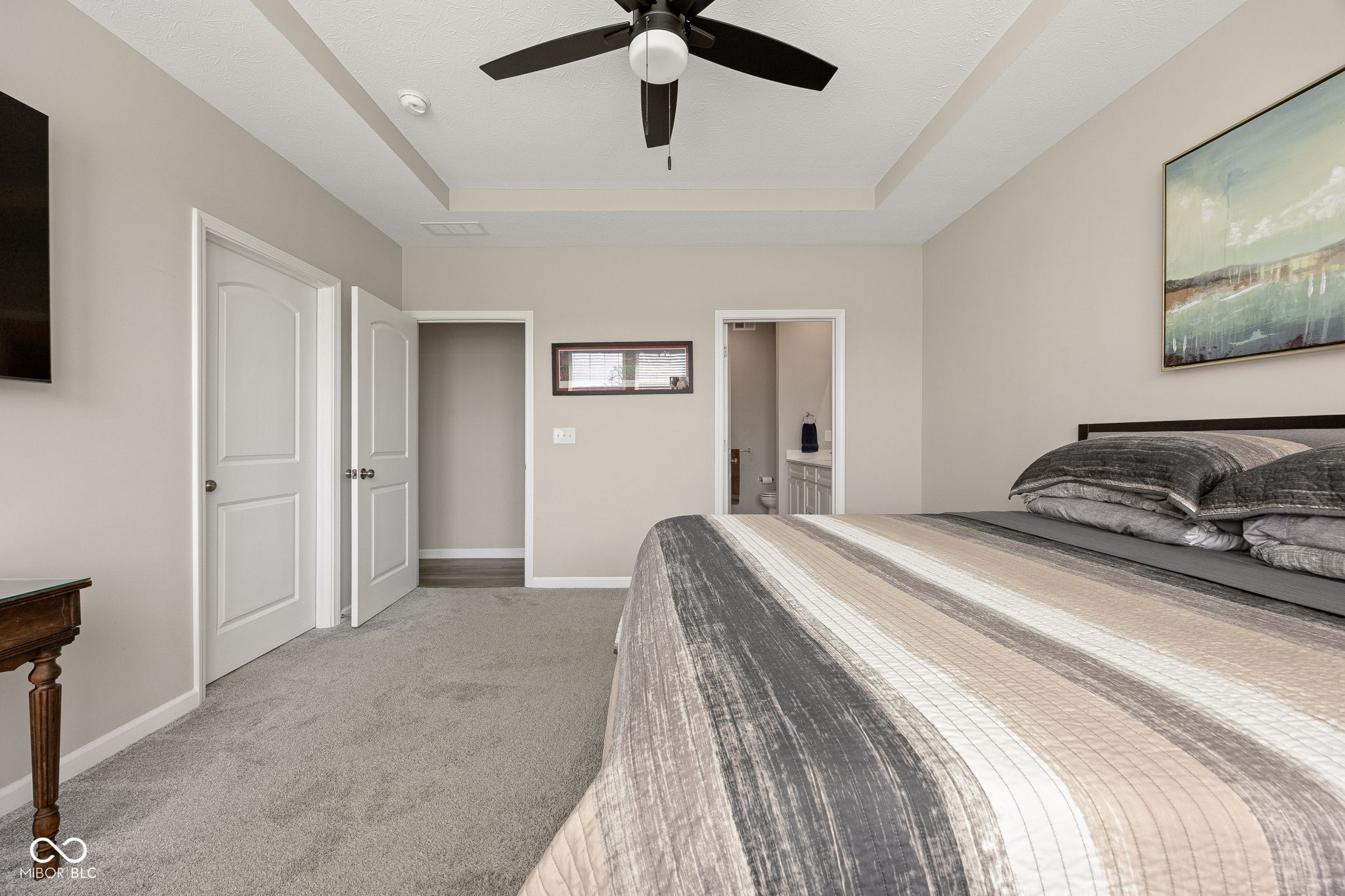 887 Tuxedo Drive
