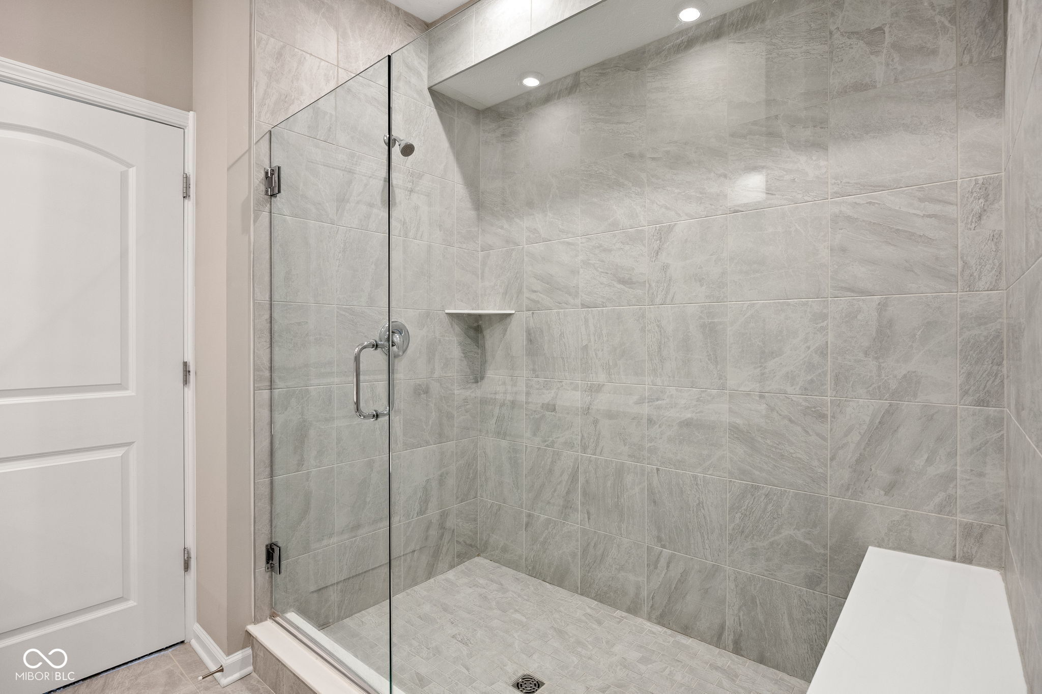 887 Tuxedo Drive