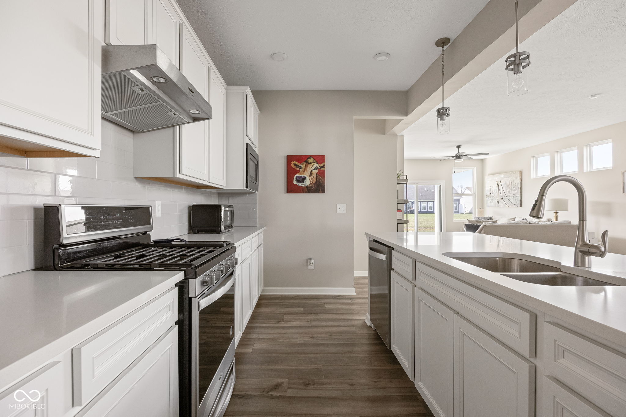 887 Tuxedo Drive