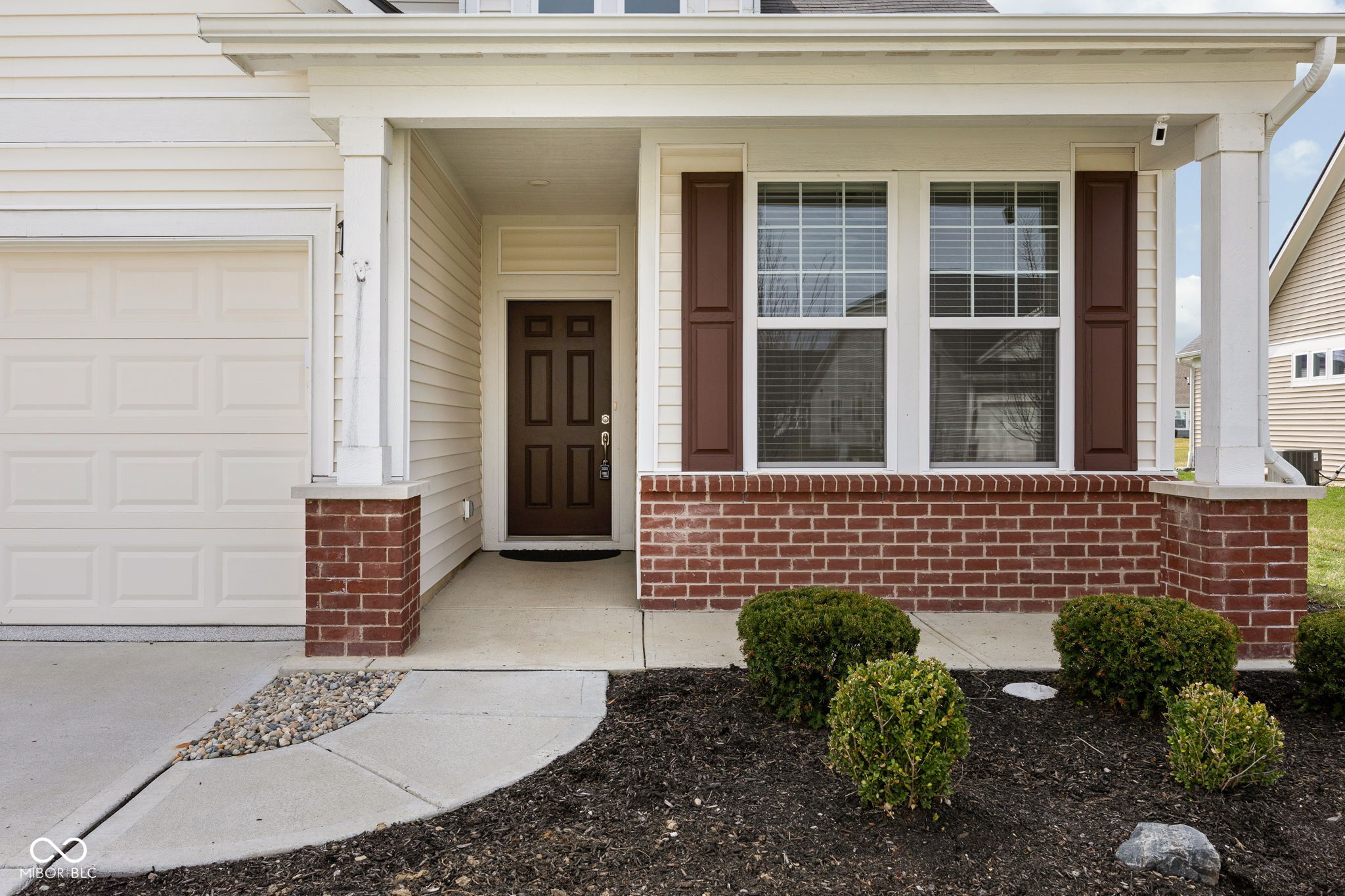 887 Tuxedo Drive
