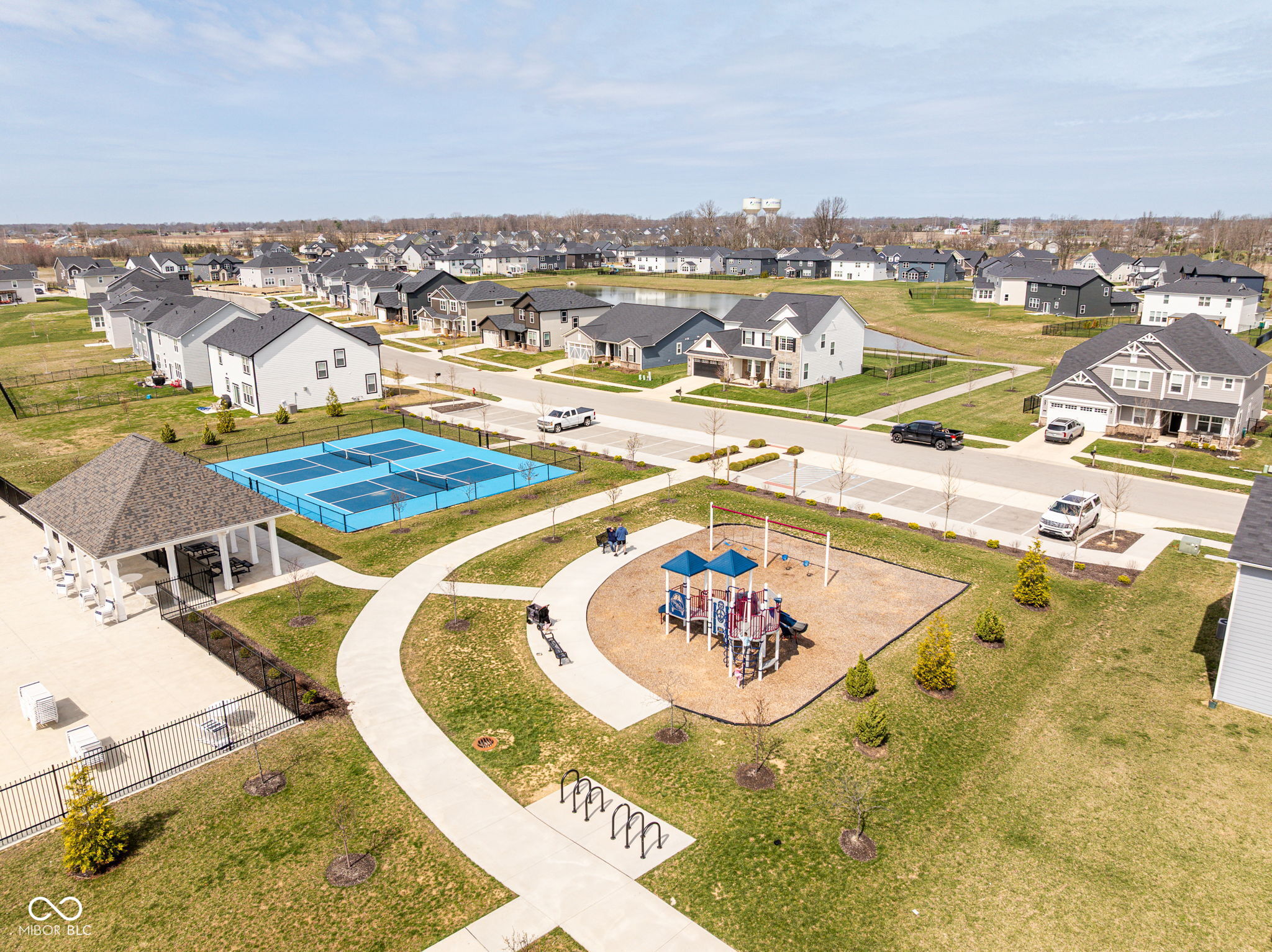 887 Tuxedo Drive