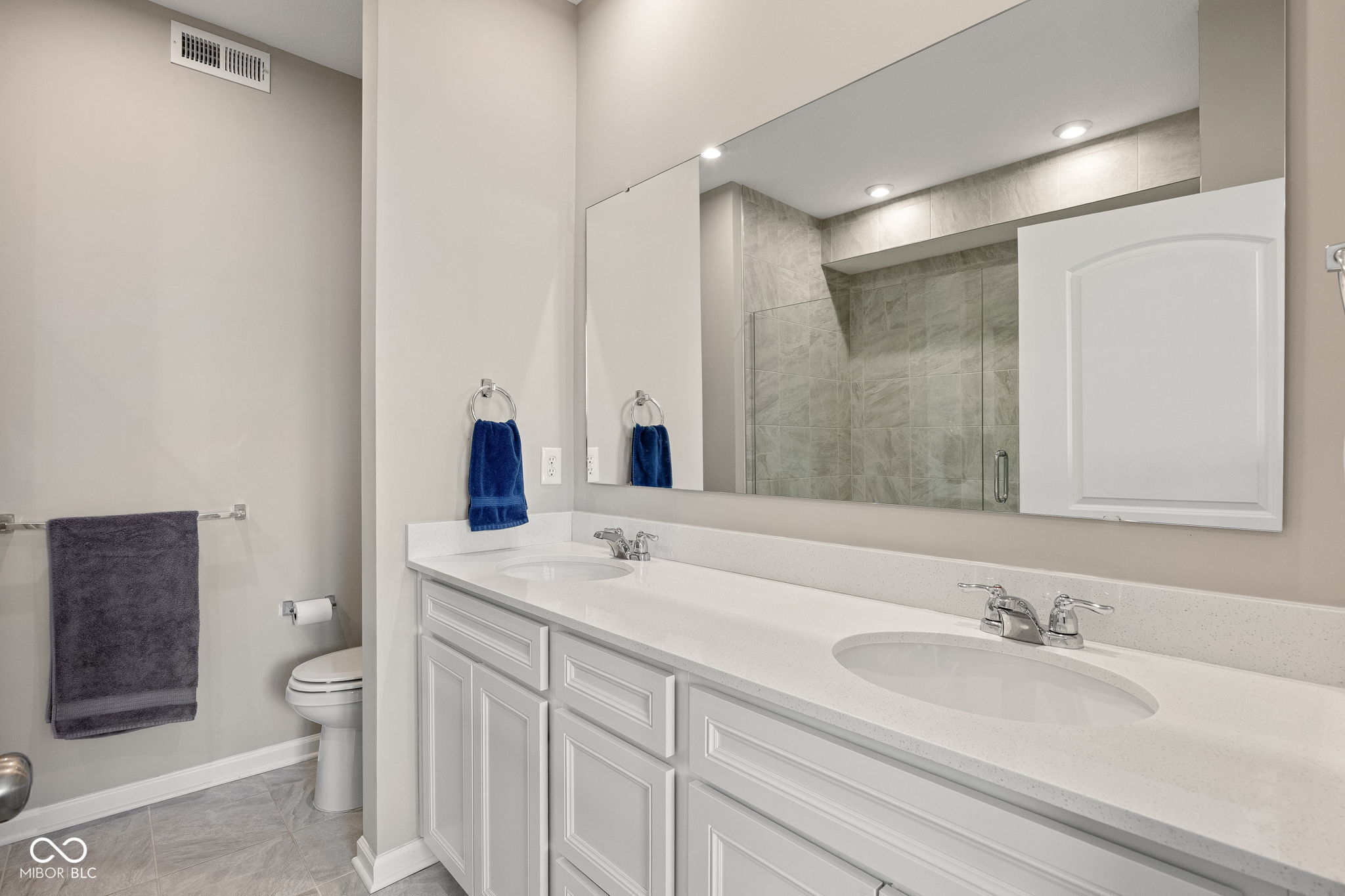 887 Tuxedo Drive