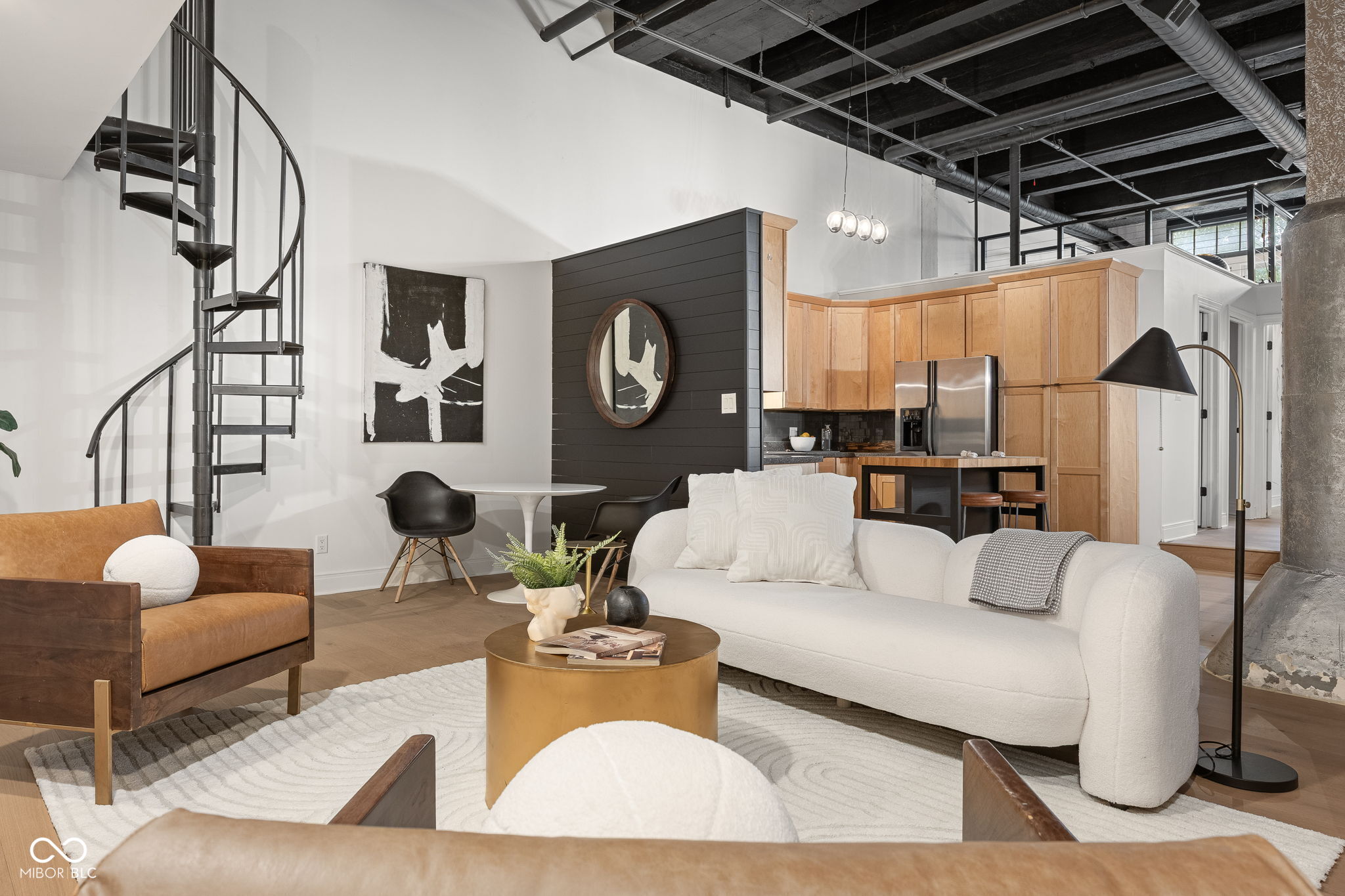 735 Lexington Avenue Unit: 11