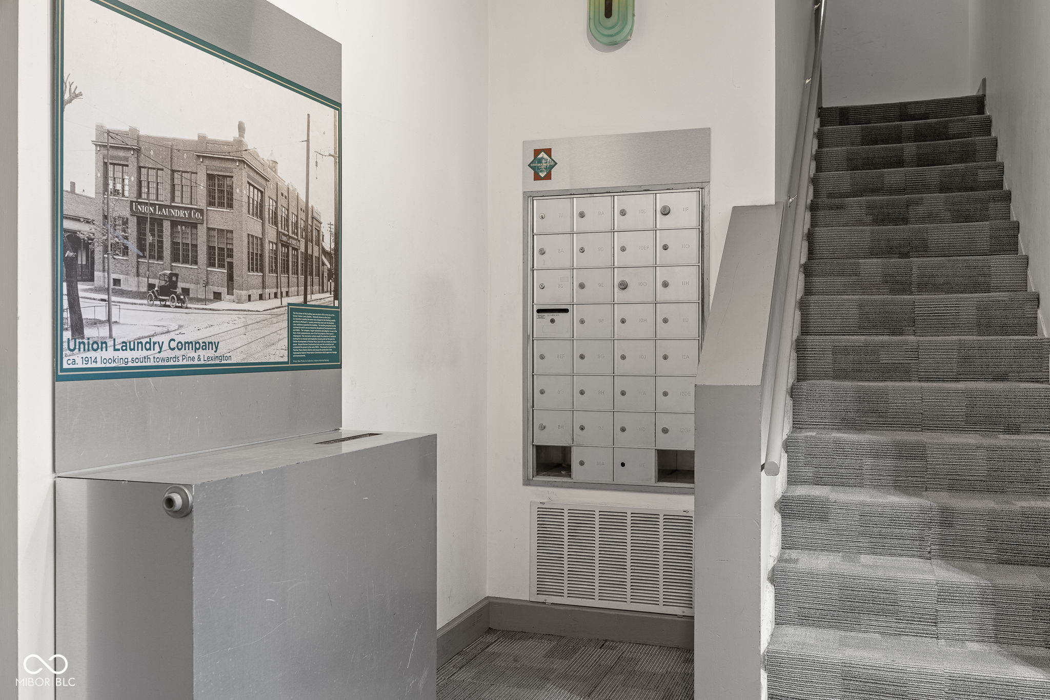 735 Lexington Avenue Unit: 11