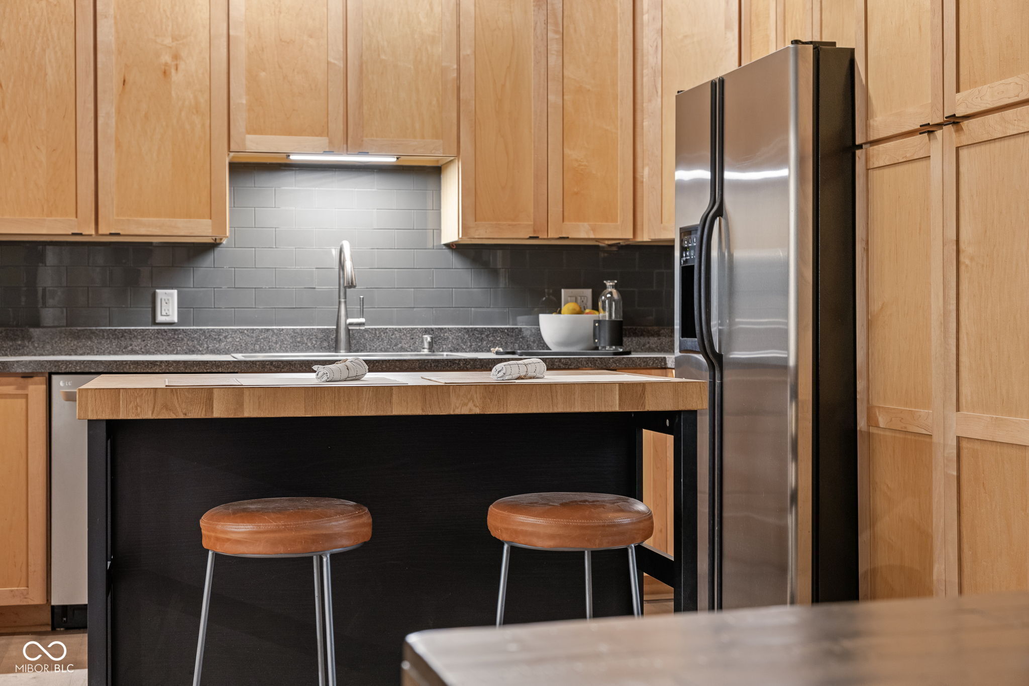 735 Lexington Avenue Unit: 11