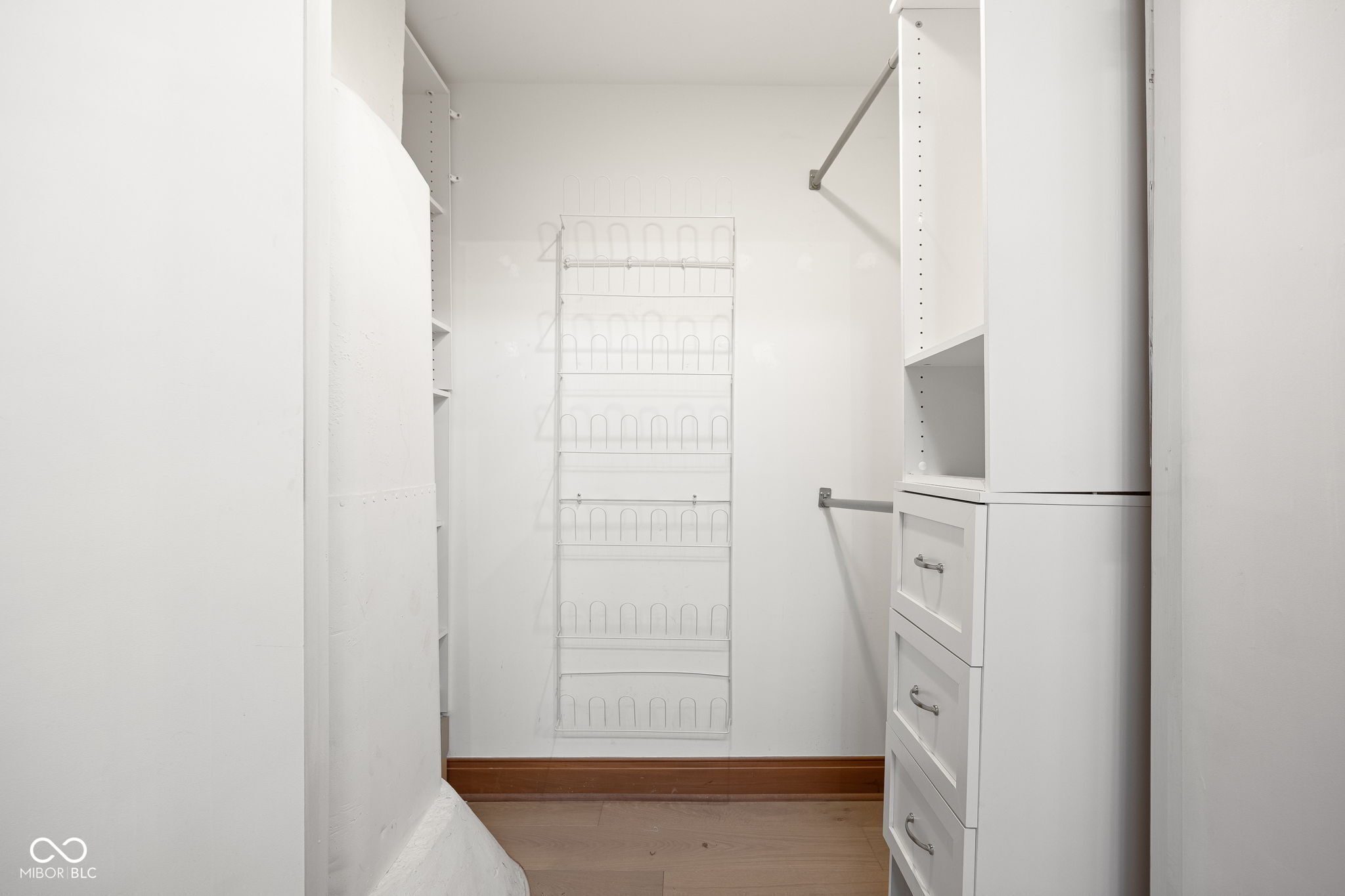 735 Lexington Avenue Unit: 11