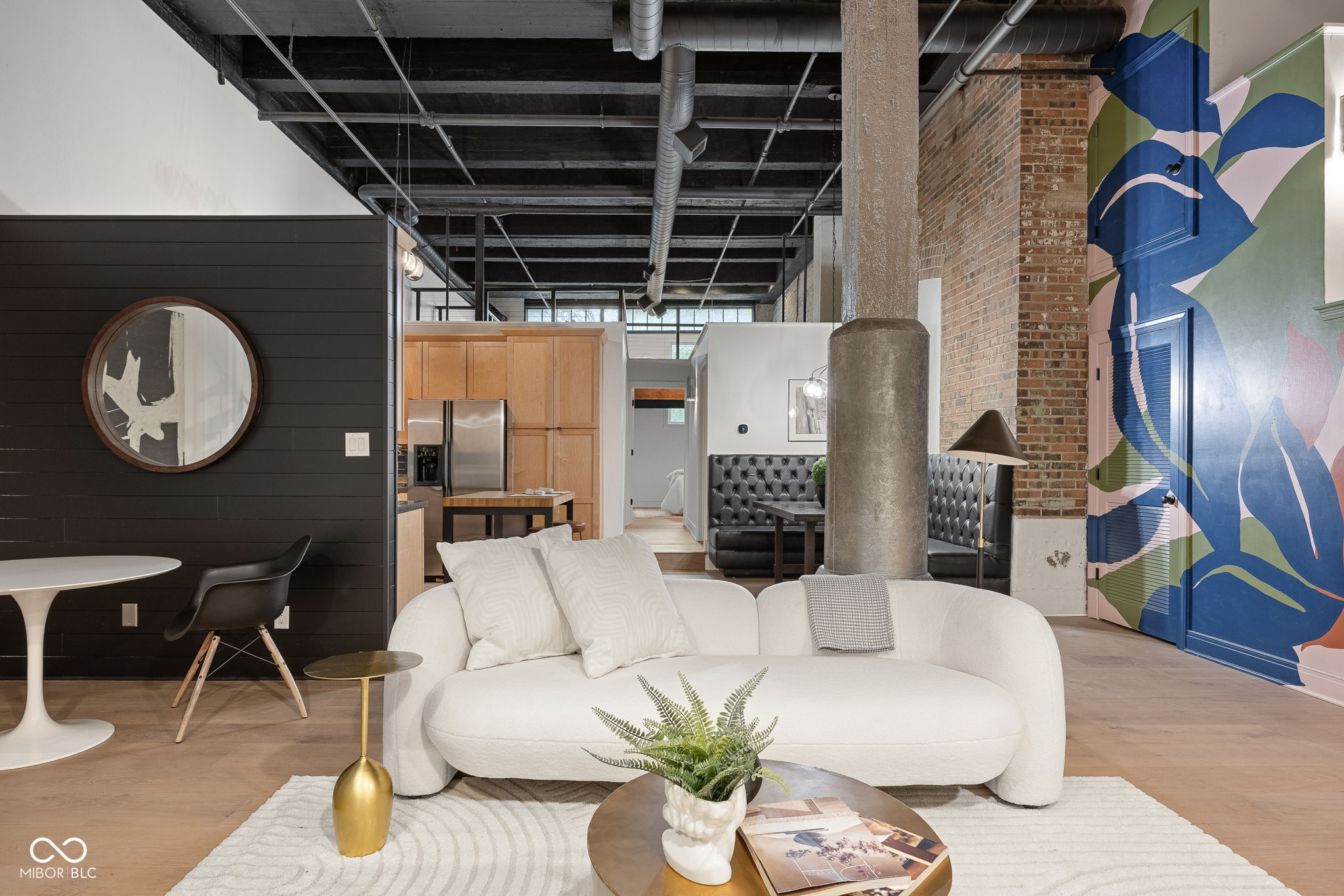 735 Lexington Avenue Unit: 11