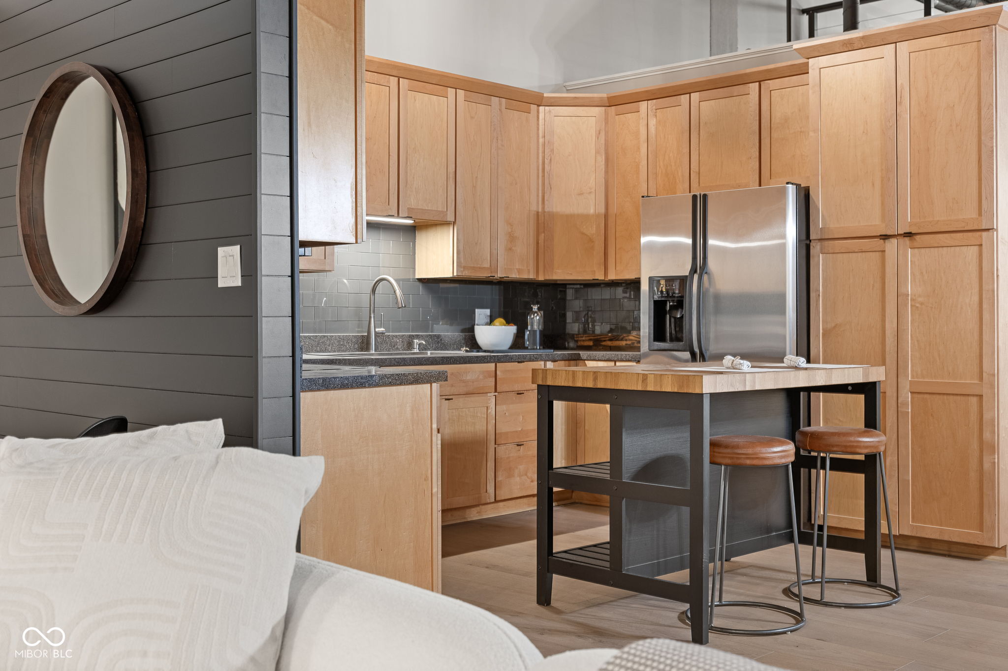 735 Lexington Avenue Unit: 11