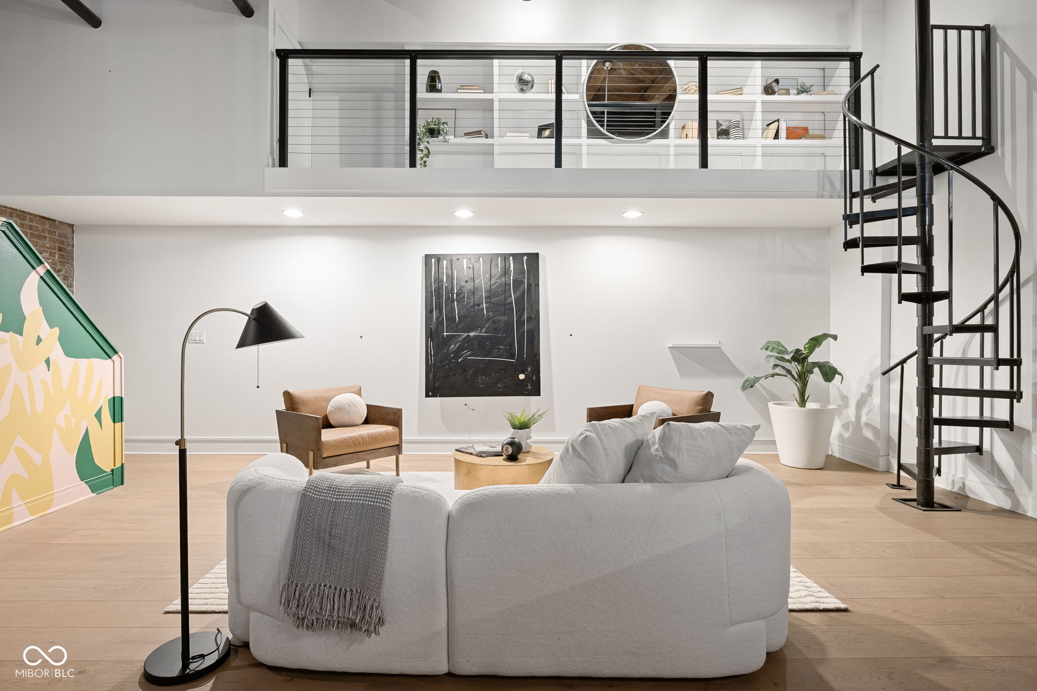 735 Lexington Avenue Unit: 11