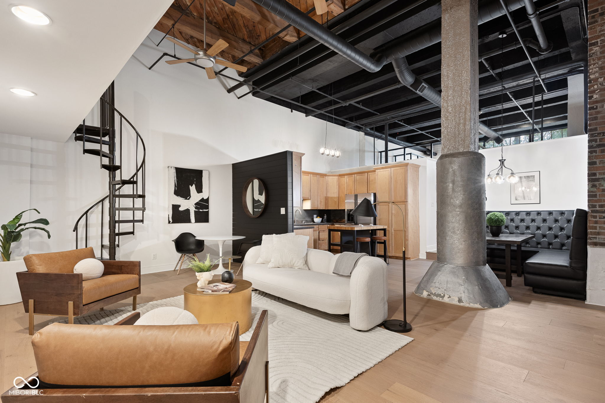735 Lexington Avenue Unit: 11