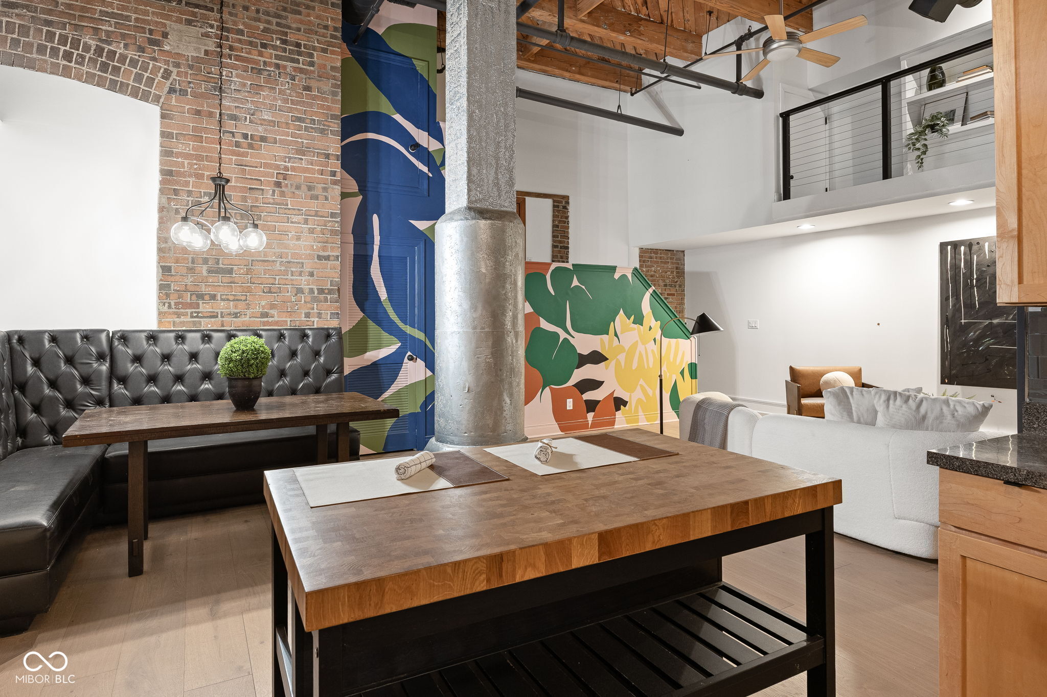 735 Lexington Avenue Unit: 11