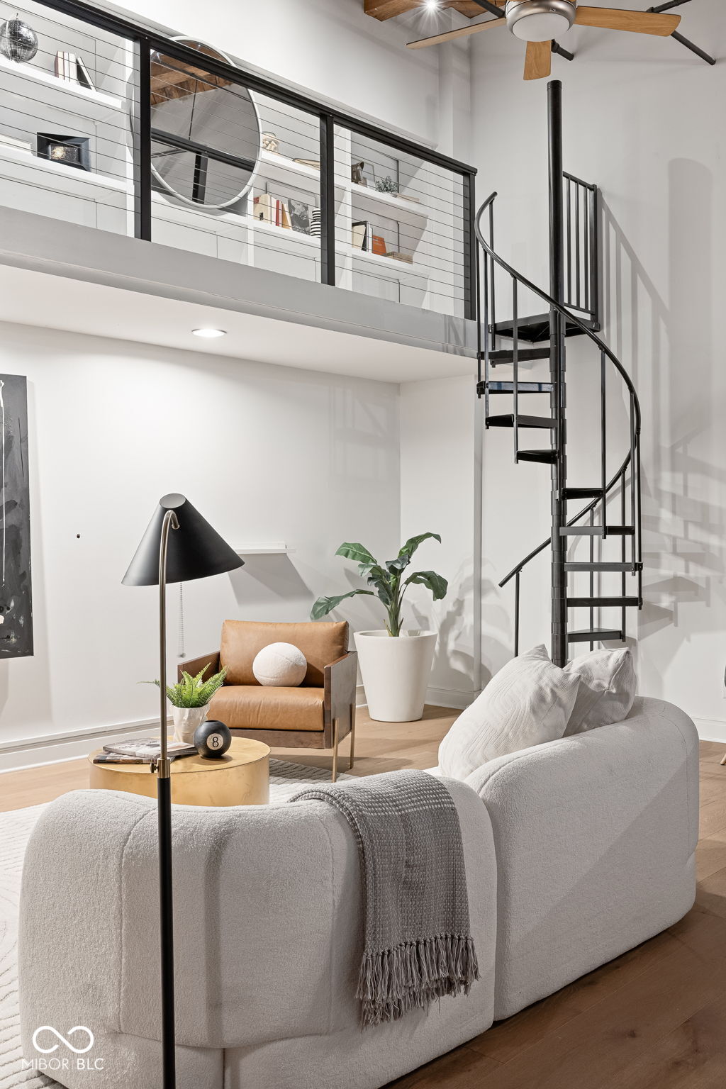 735 Lexington Avenue Unit: 11