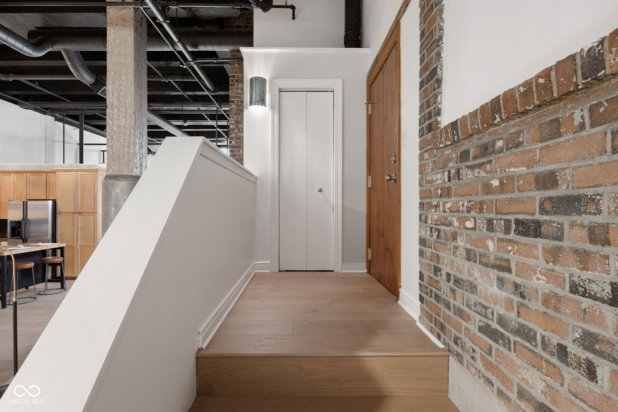 735 Lexington Avenue Unit: 11