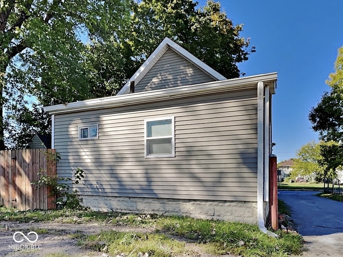 219 S Walcott Street