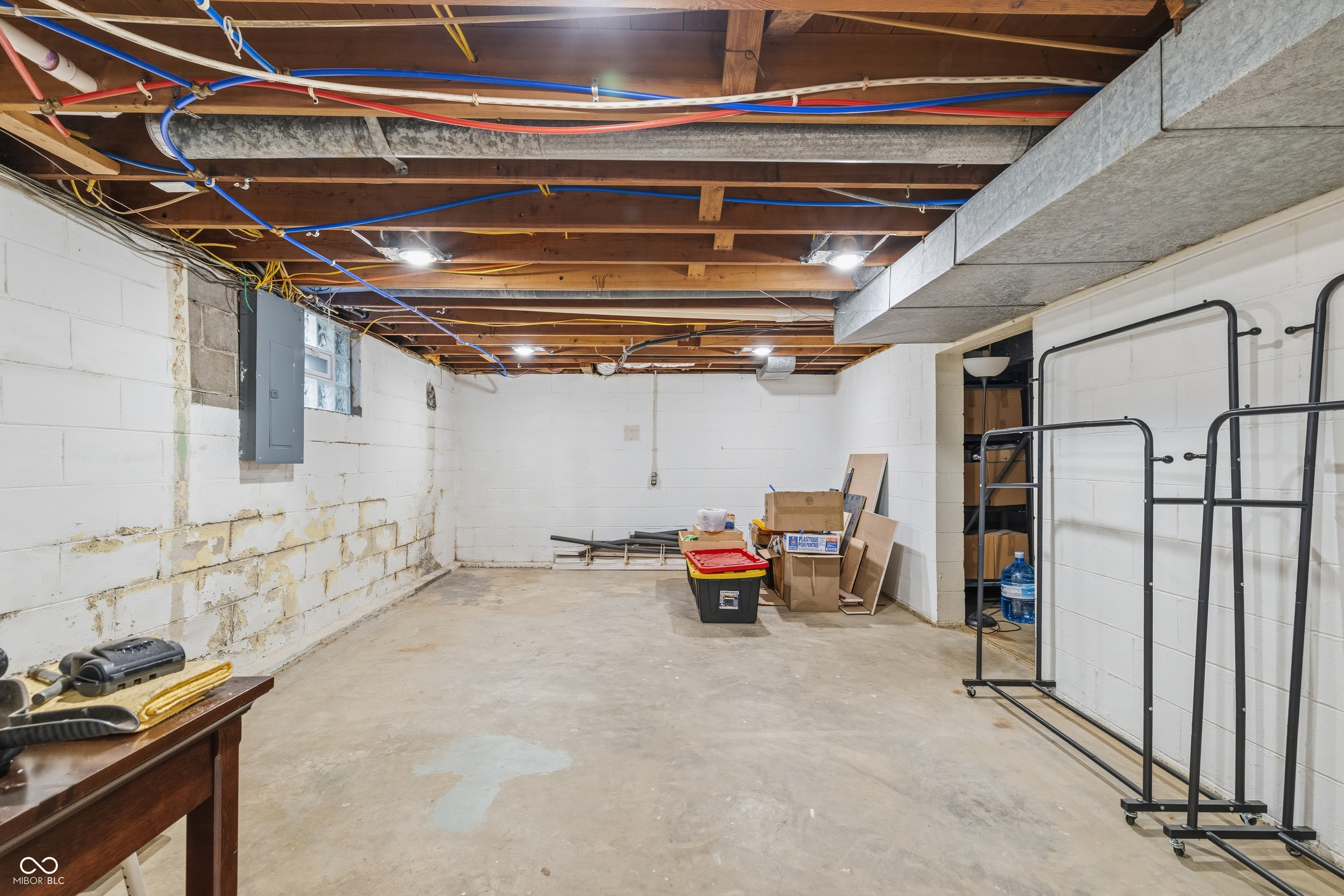1303 Eustis