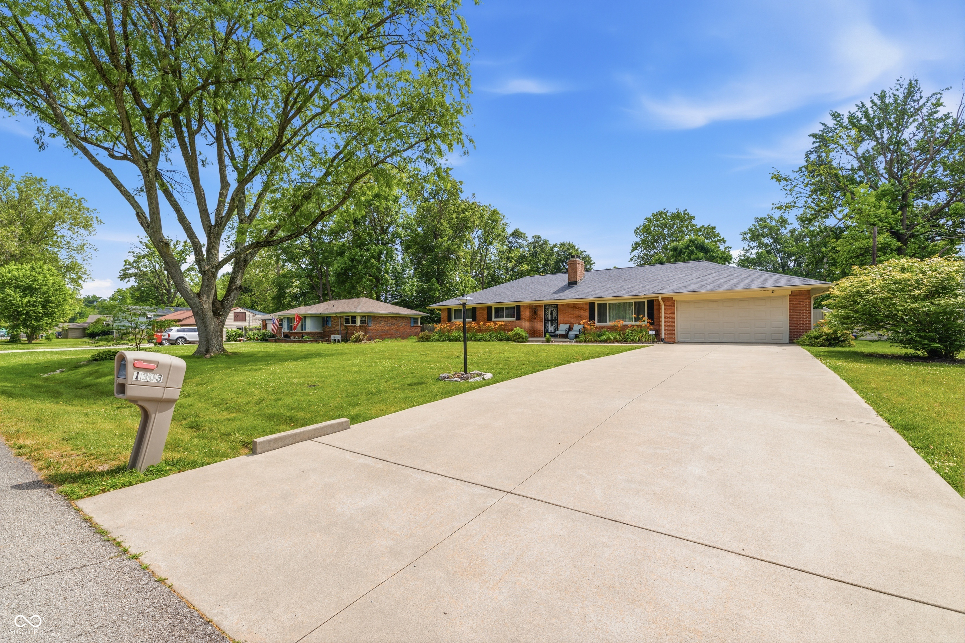 1303 Eustis