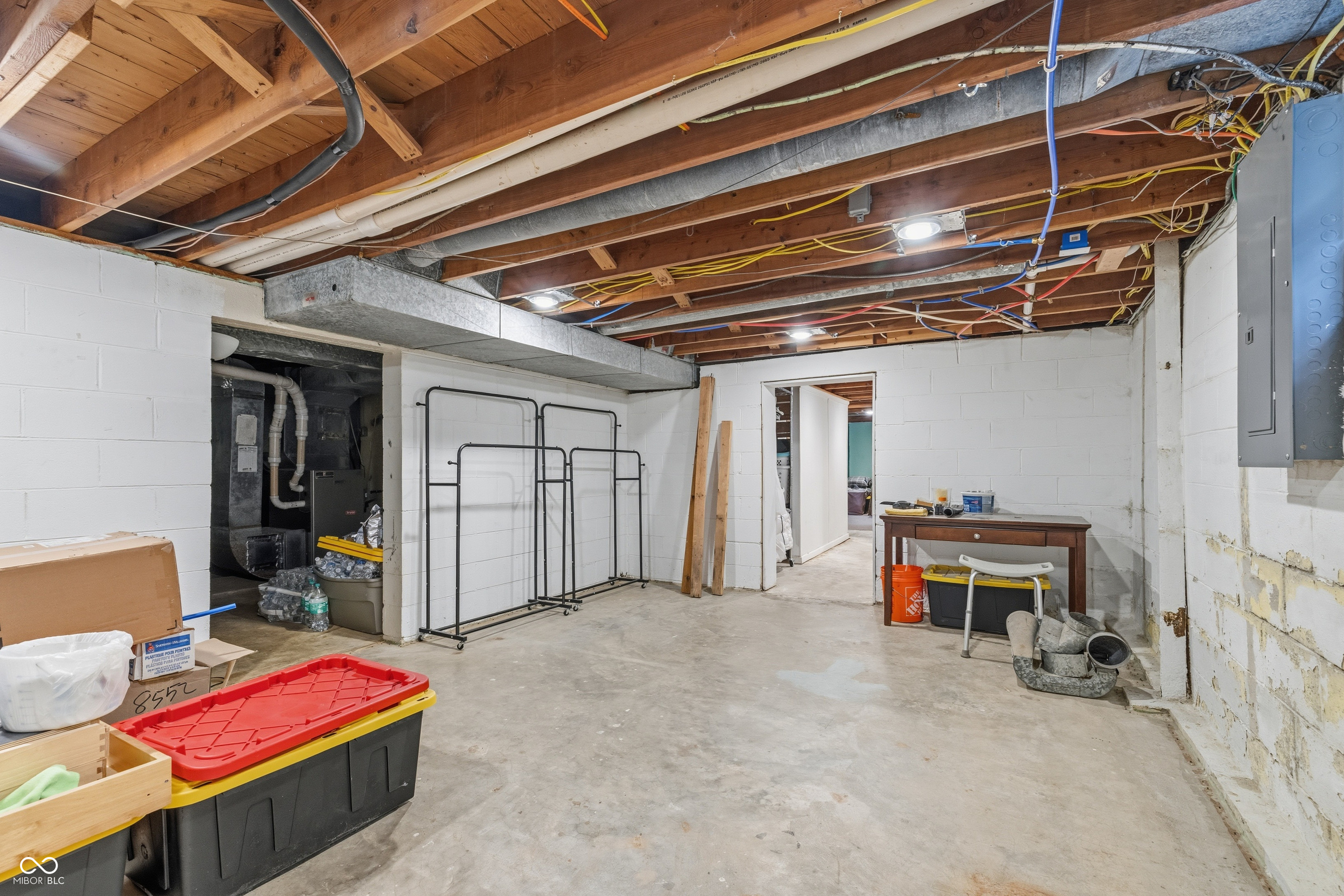 1303 Eustis
