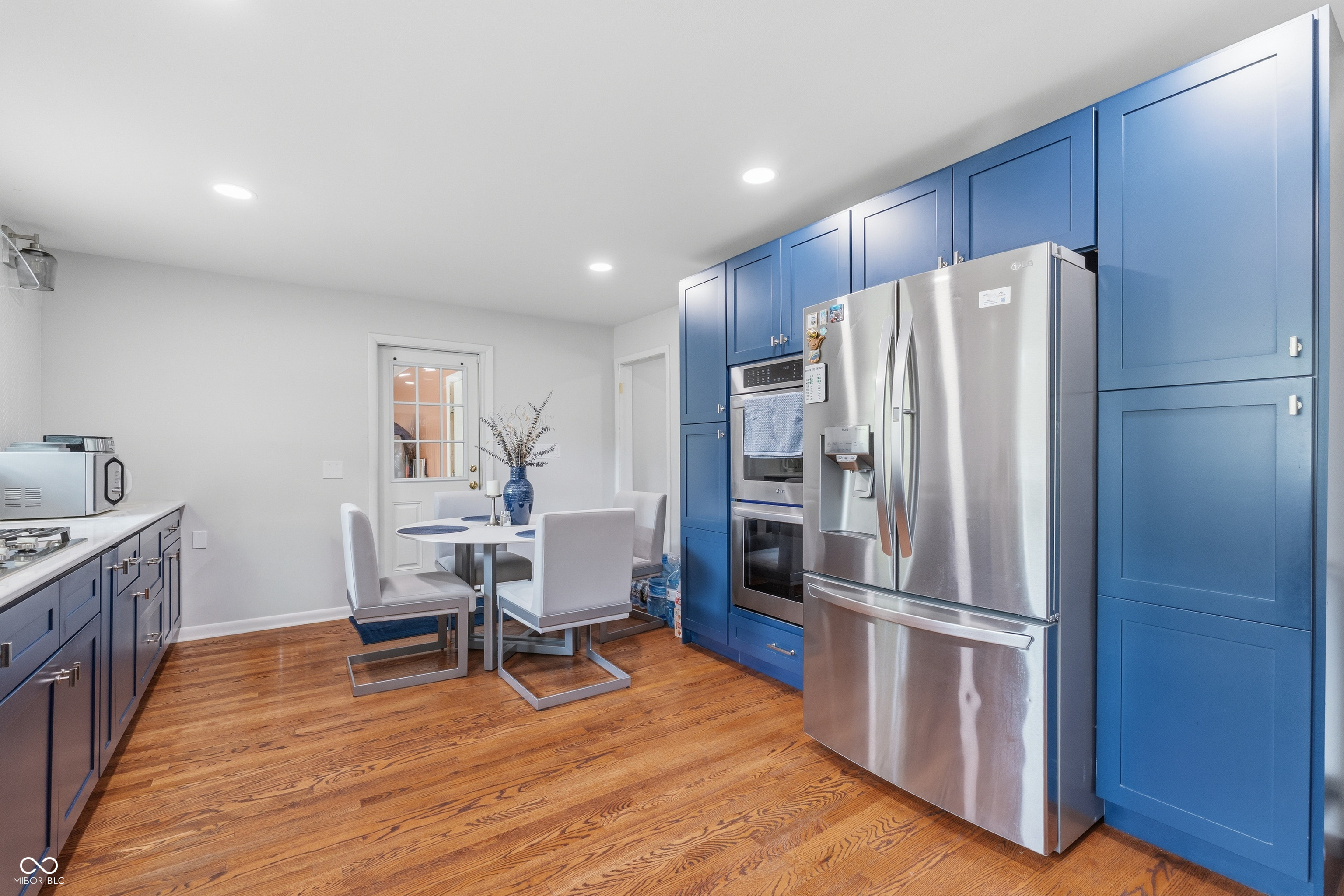 1303 Eustis