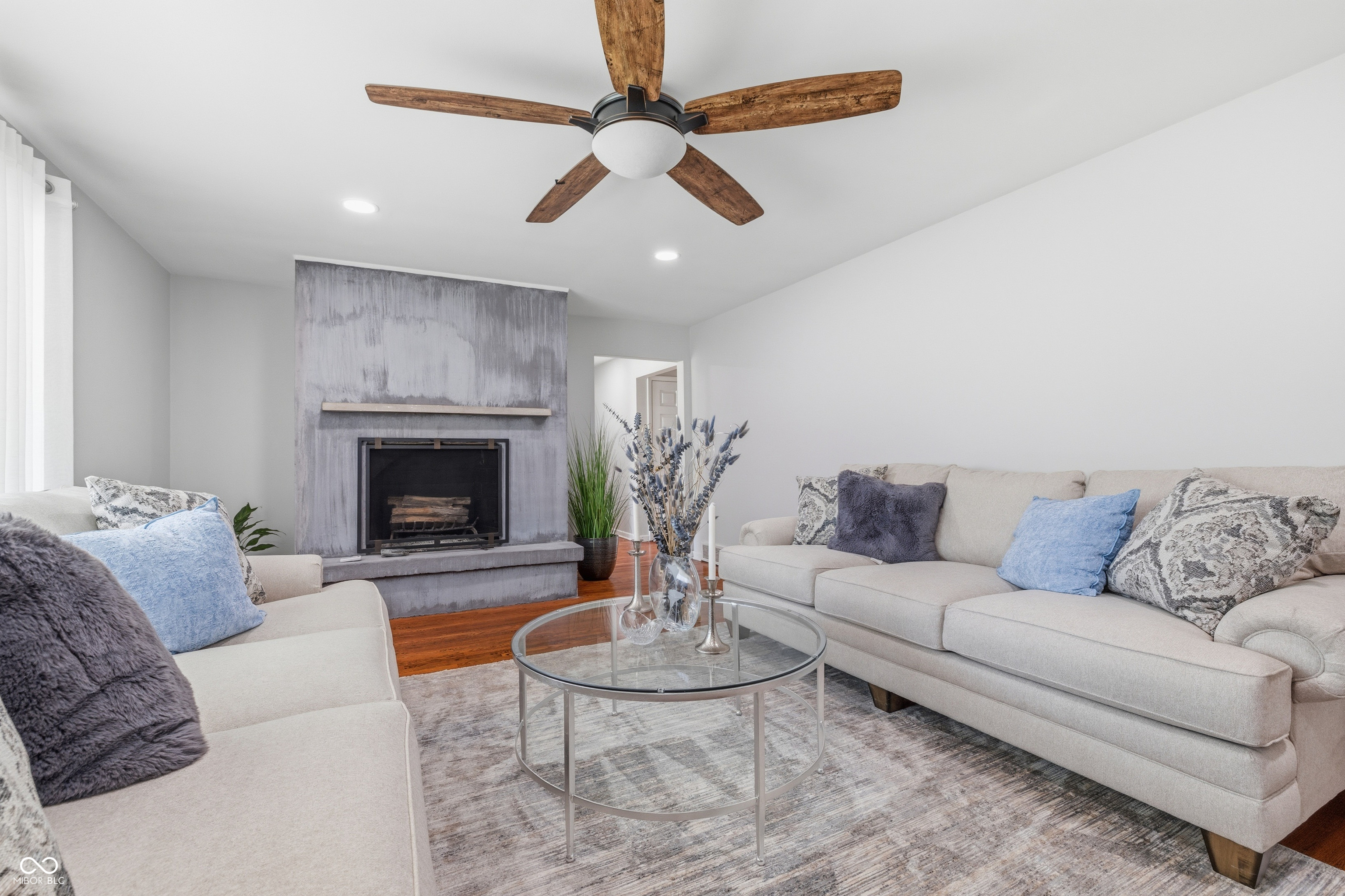 1303 Eustis