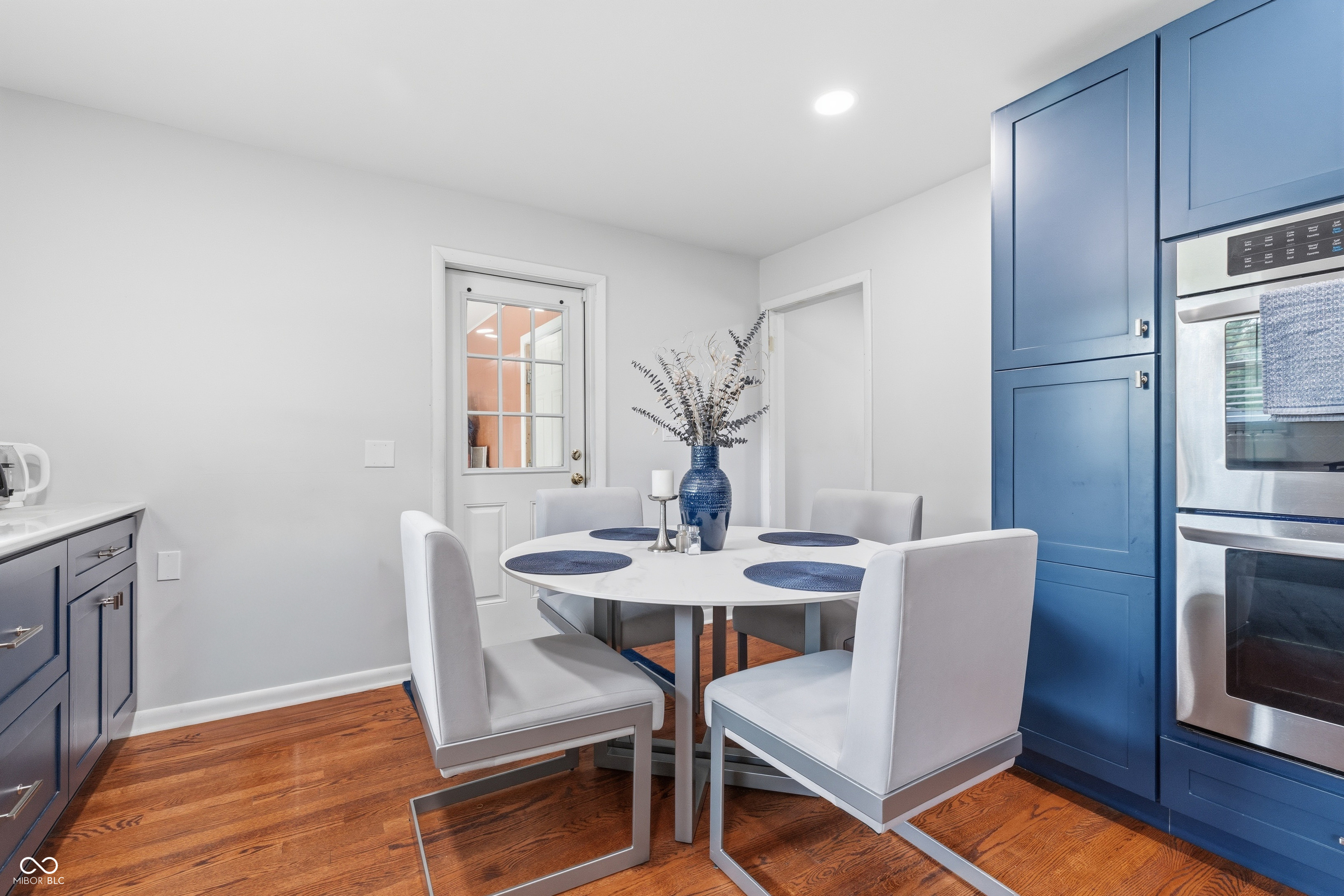 1303 Eustis