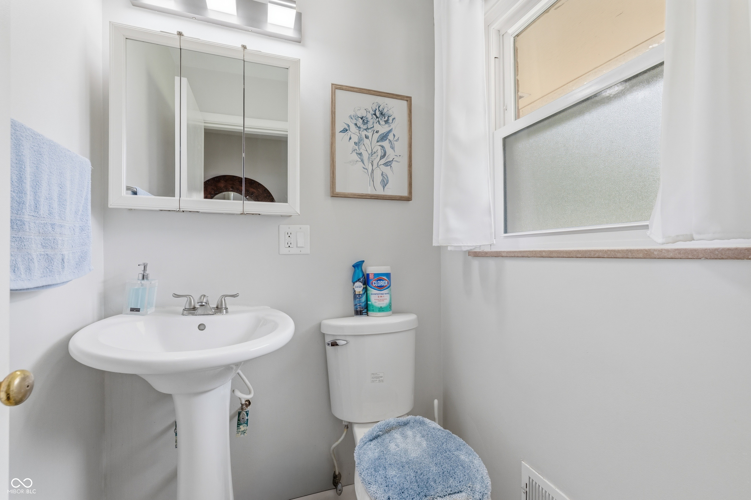 1303 Eustis