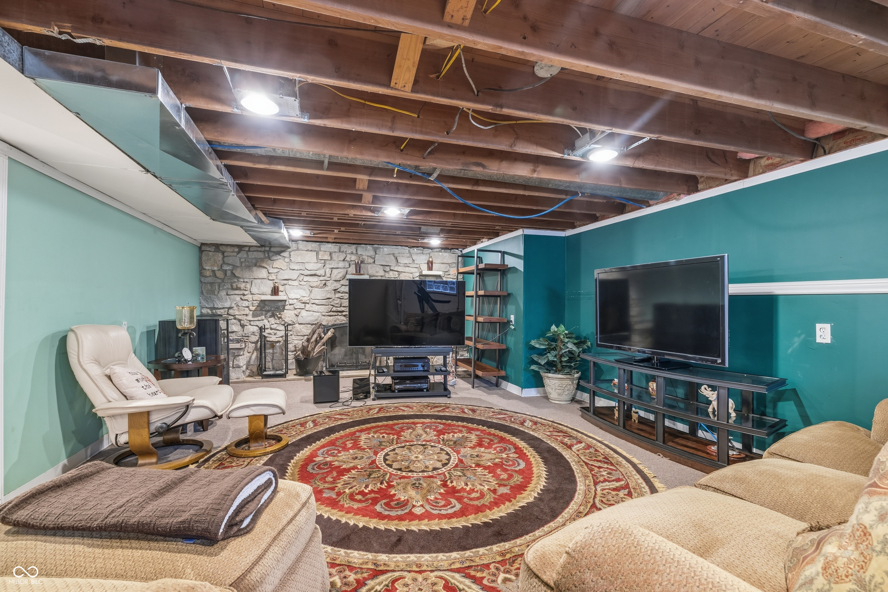 1303 Eustis