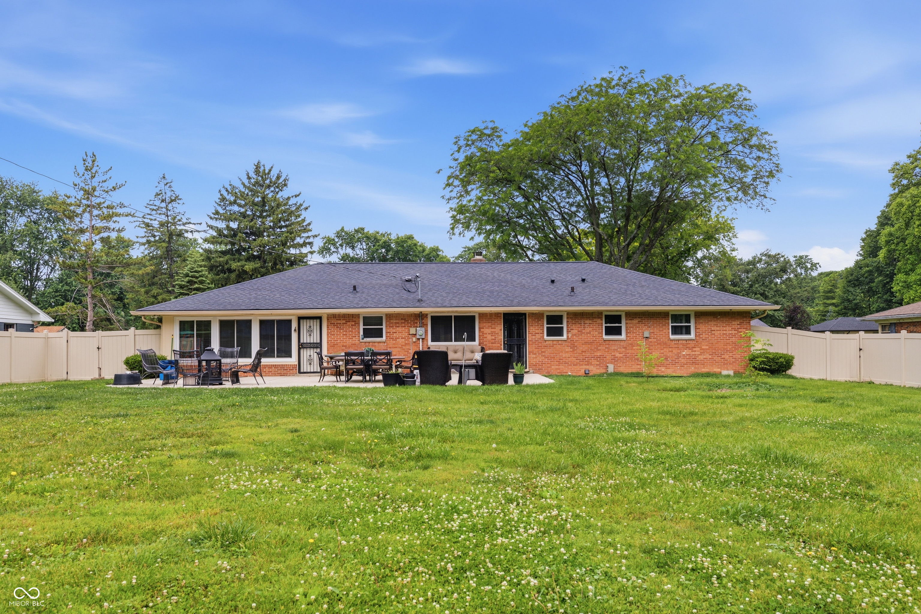 1303 Eustis
